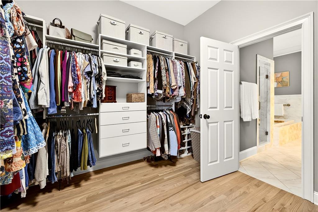 1168 Bellewood Square