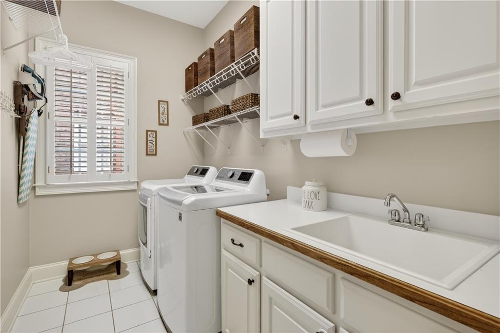 1168 Bellewood Square