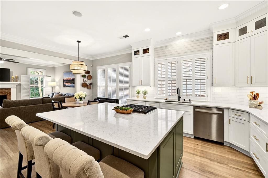 1168 Bellewood Square