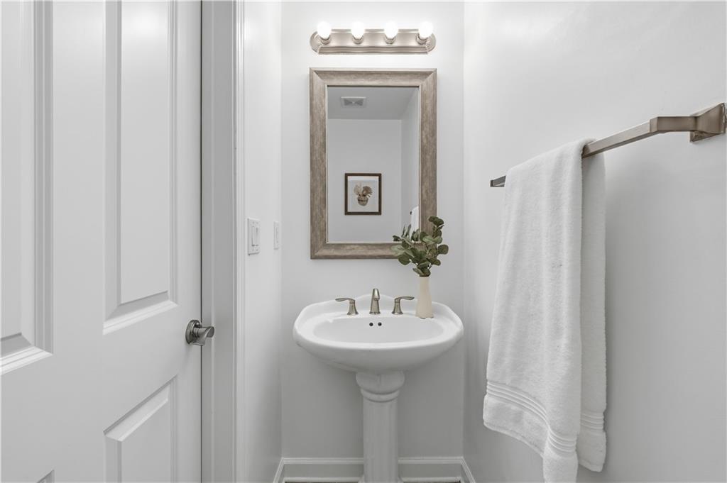 3709 Ashford Creek Hill NE