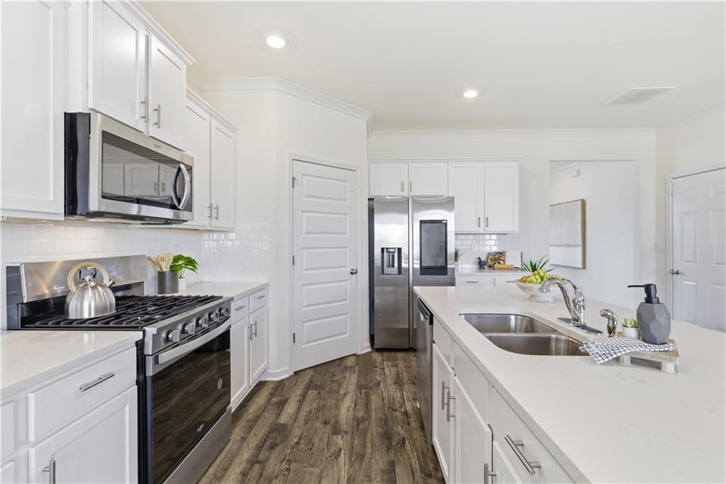 988 Blue Juniper Circle