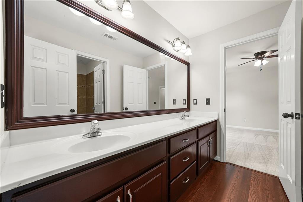 200 York Town Circle