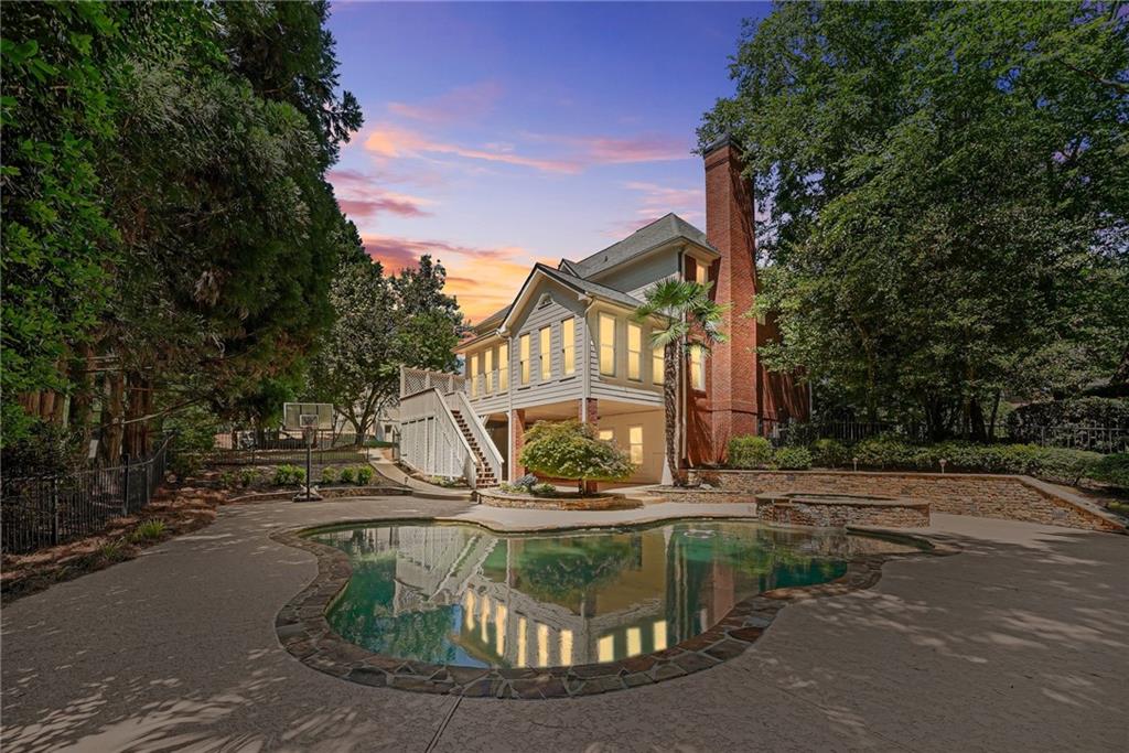 200 York Town Circle