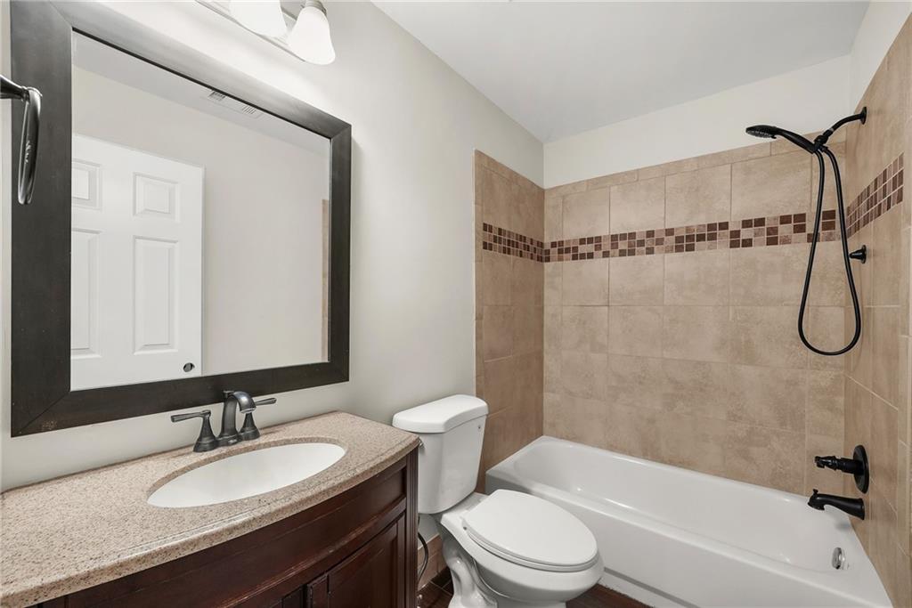 200 York Town Circle