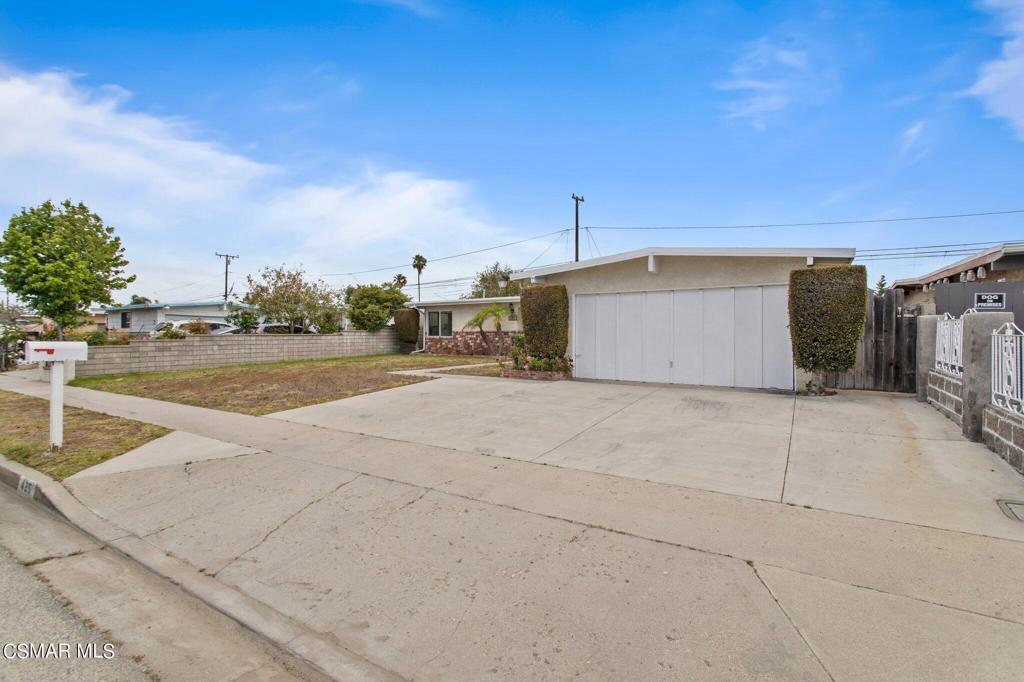 425 Simon Way