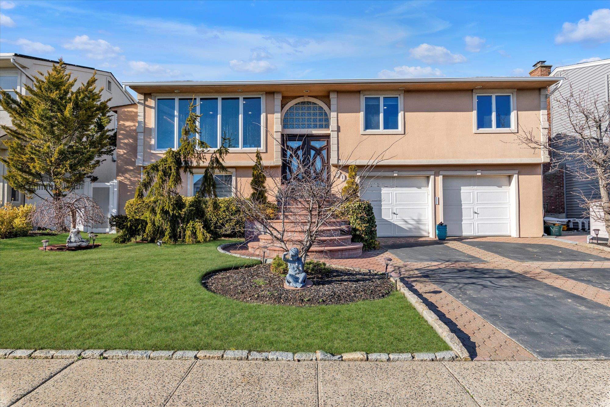 909 Gerry Avenue