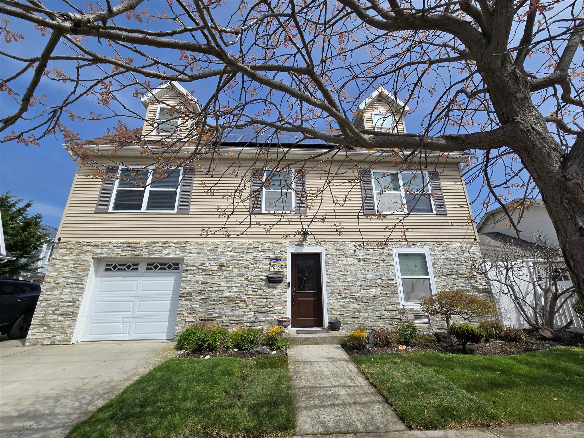 707 W Walnut Street