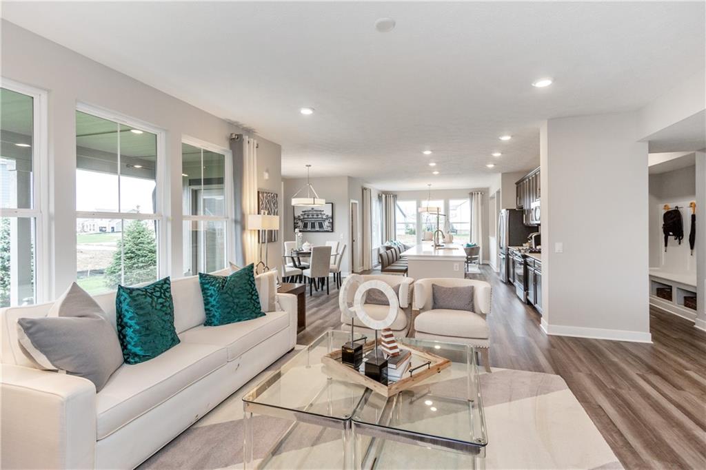 2185 Hengist Drive