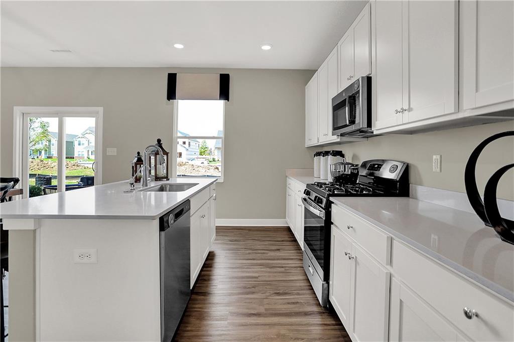 4869 Oak Hill Drive