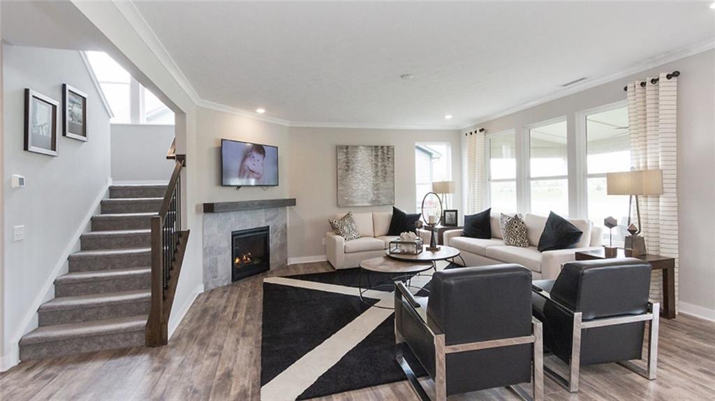 913 Edmonds Place