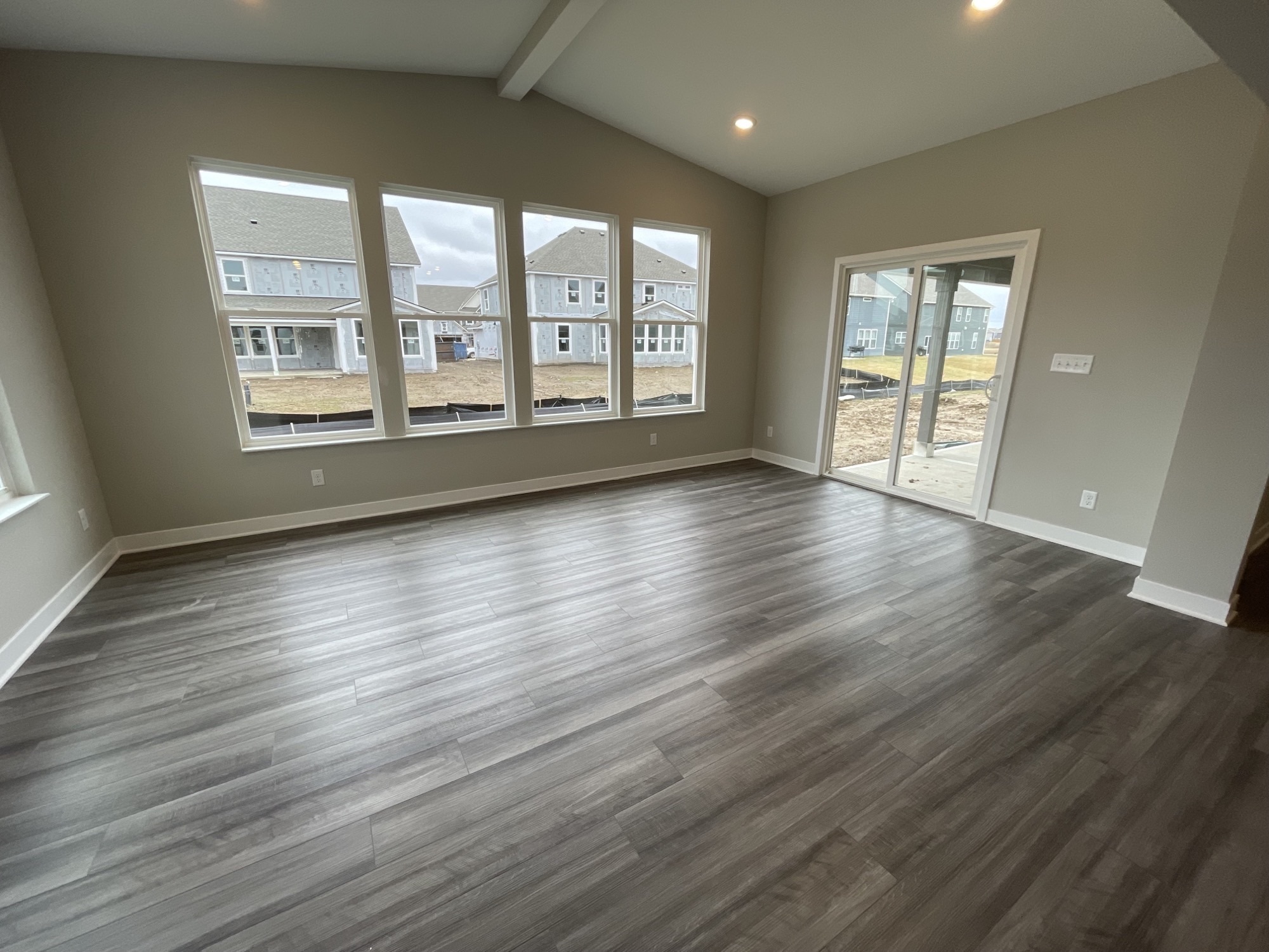 939 Edmonds Place