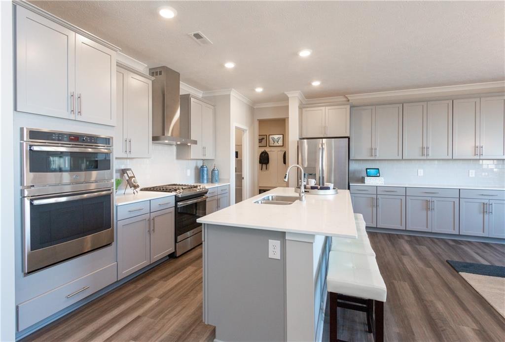939 Edmonds Place