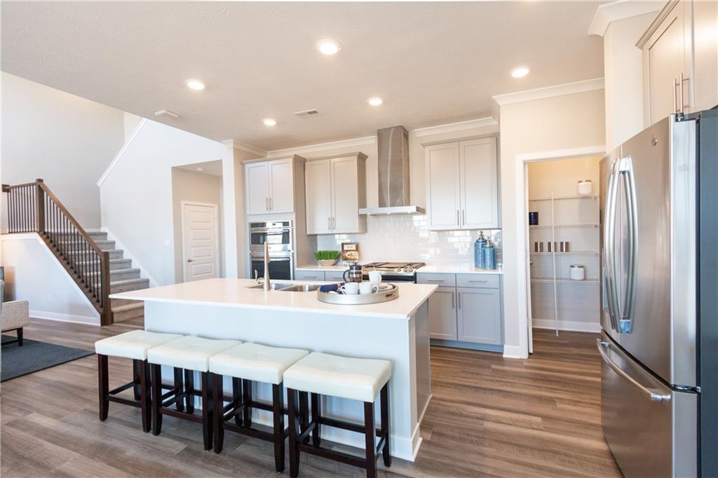 939 Edmonds Place