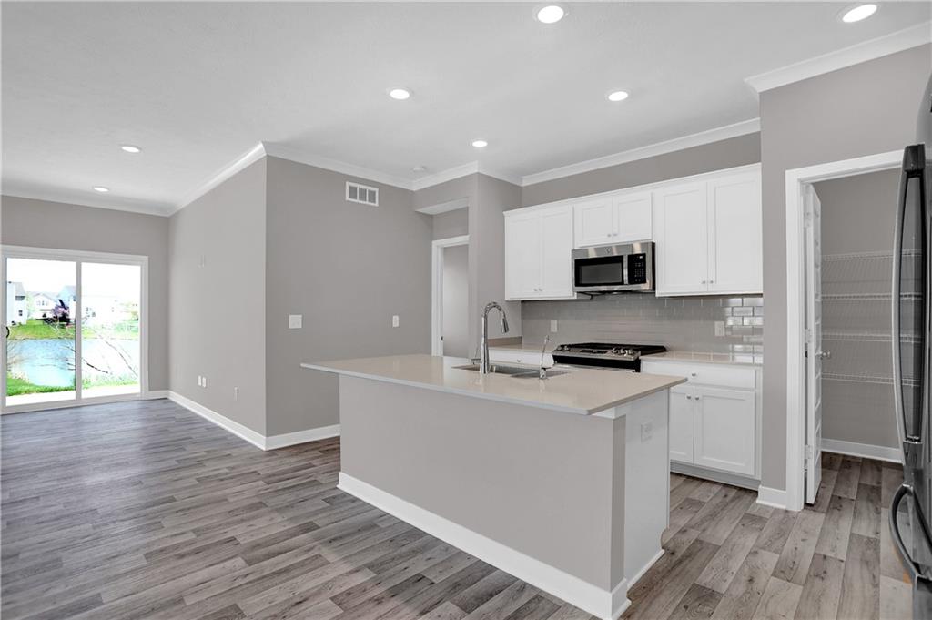 30 Lively Place