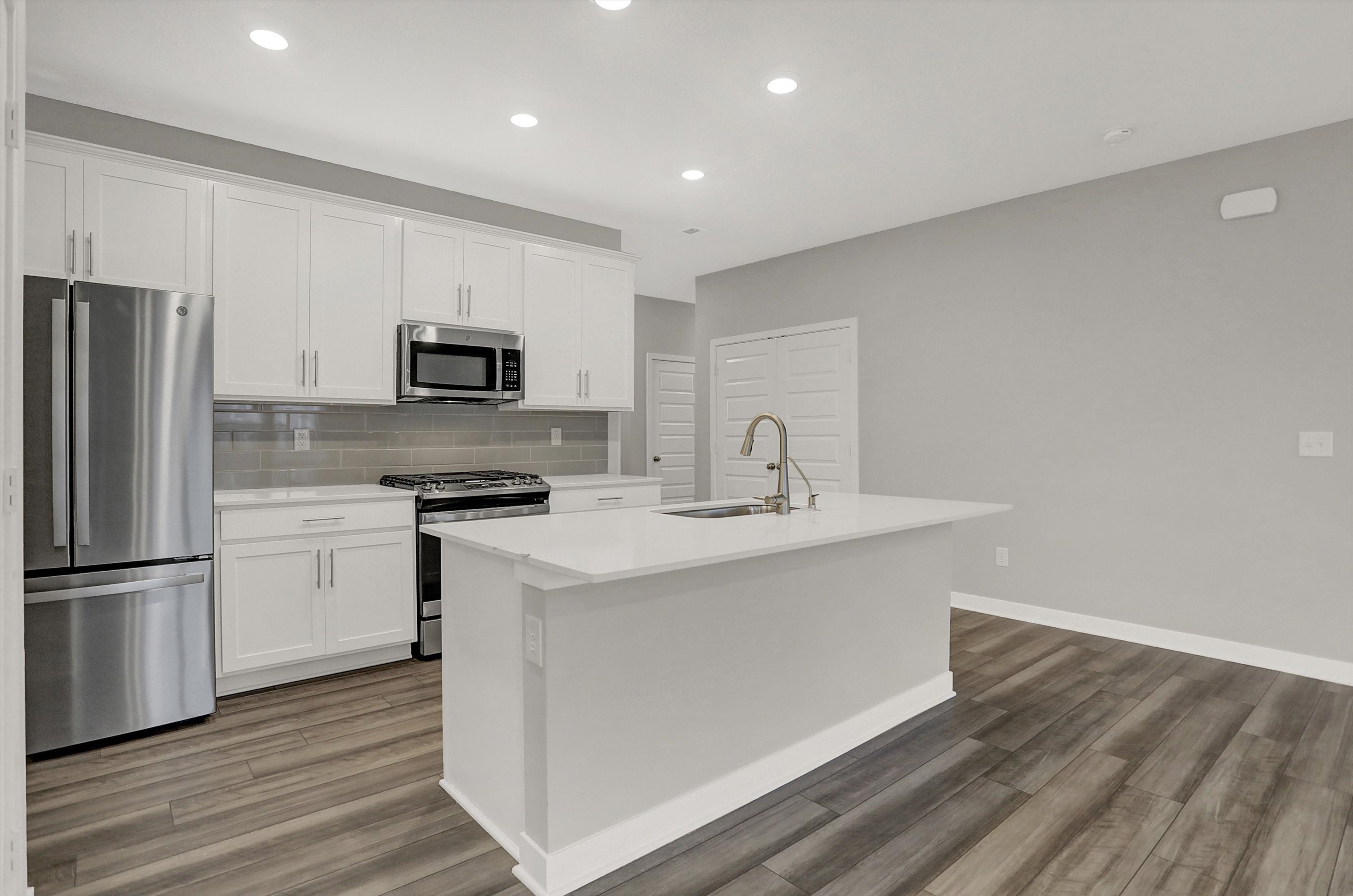 9690 Parkhurst Crossing