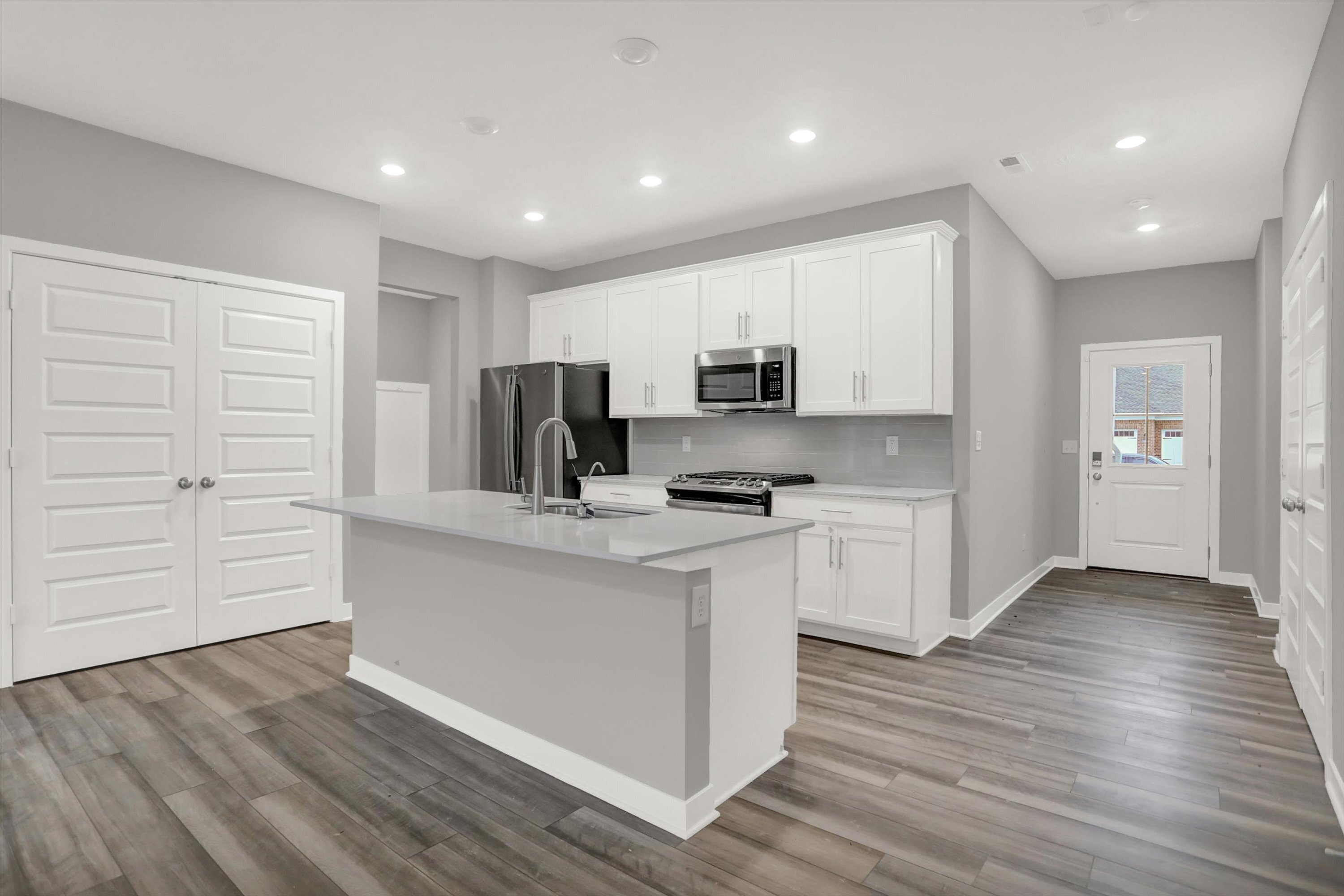 9696 Parkhurst Crossing