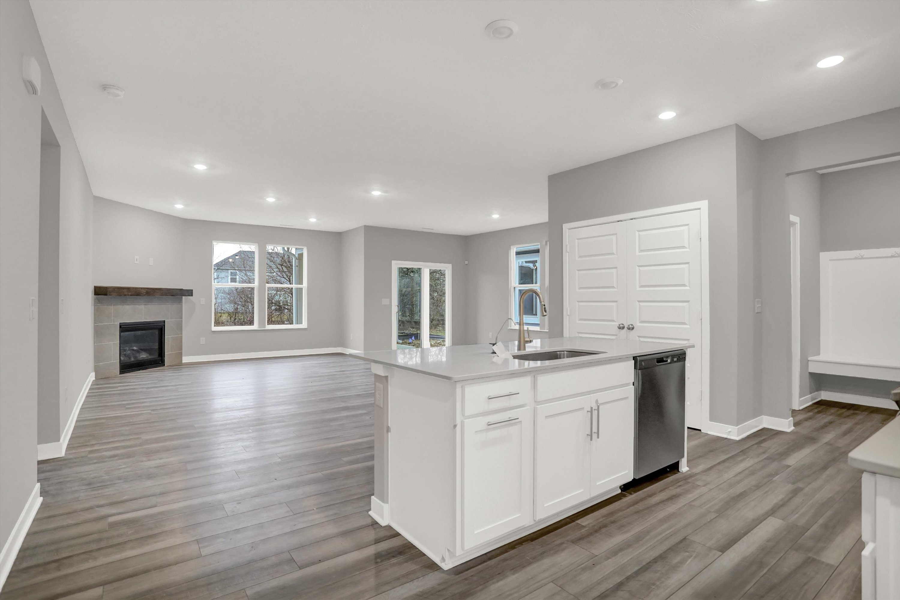 9696 Parkhurst Crossing