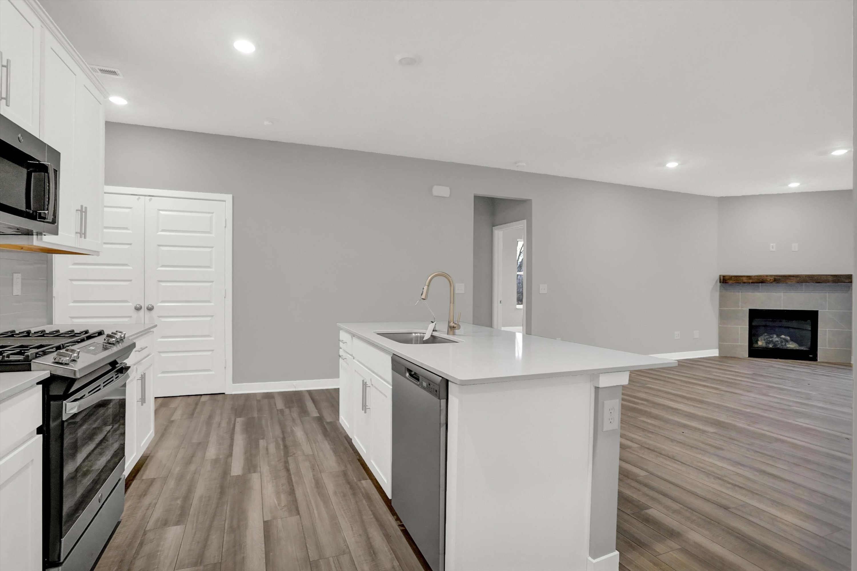 9696 Parkhurst Crossing