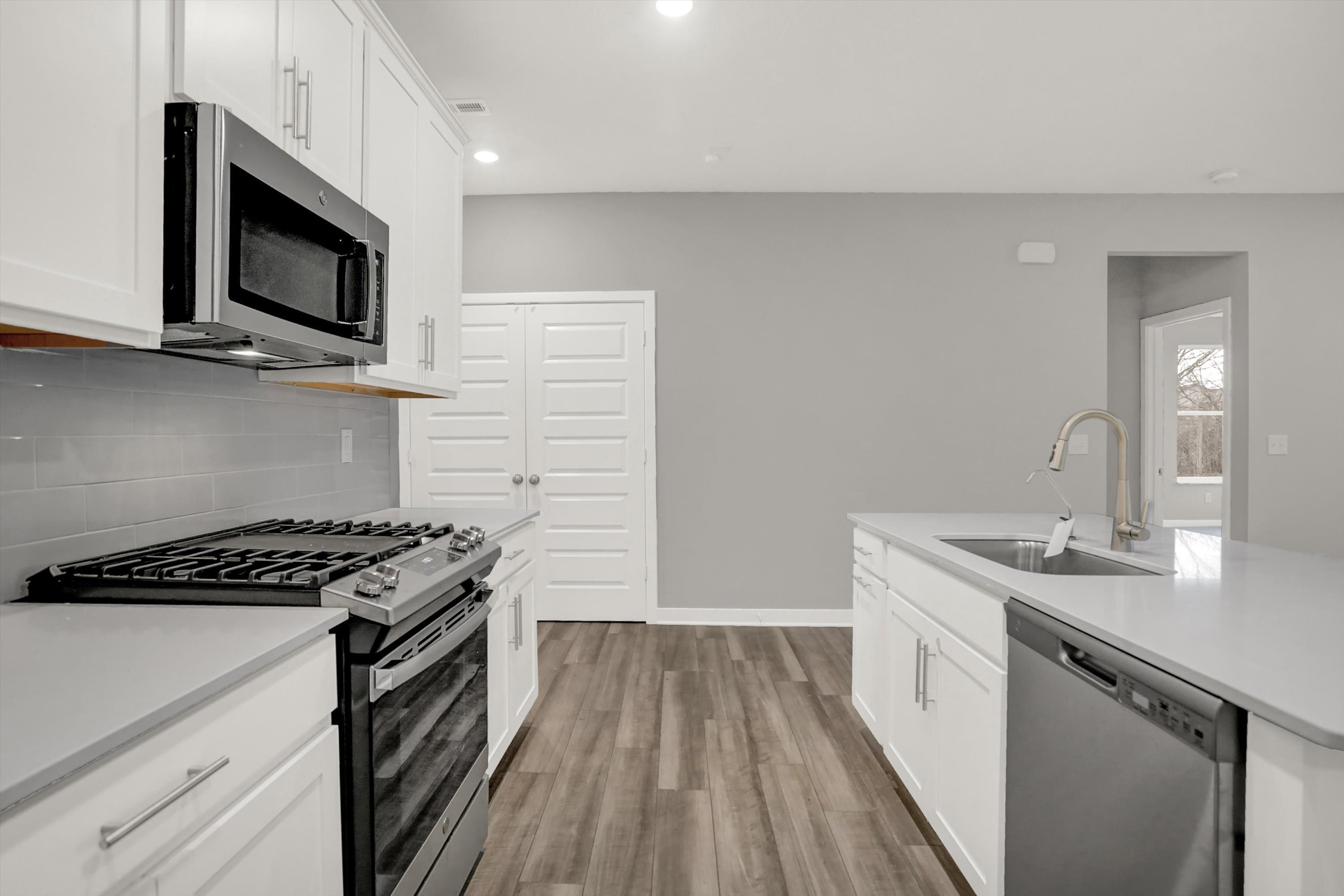 9696 Parkhurst Crossing