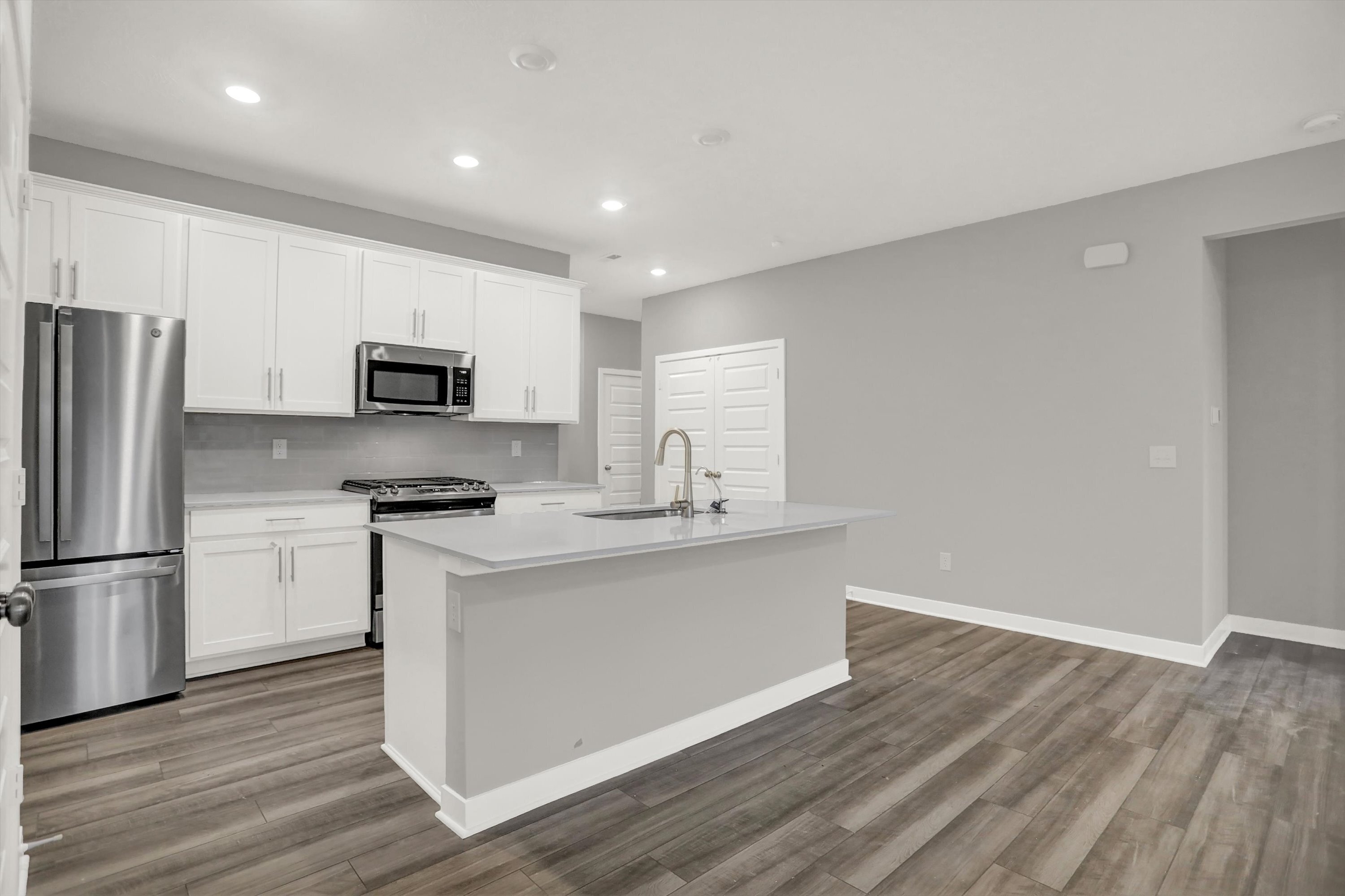 9696 Parkhurst Crossing