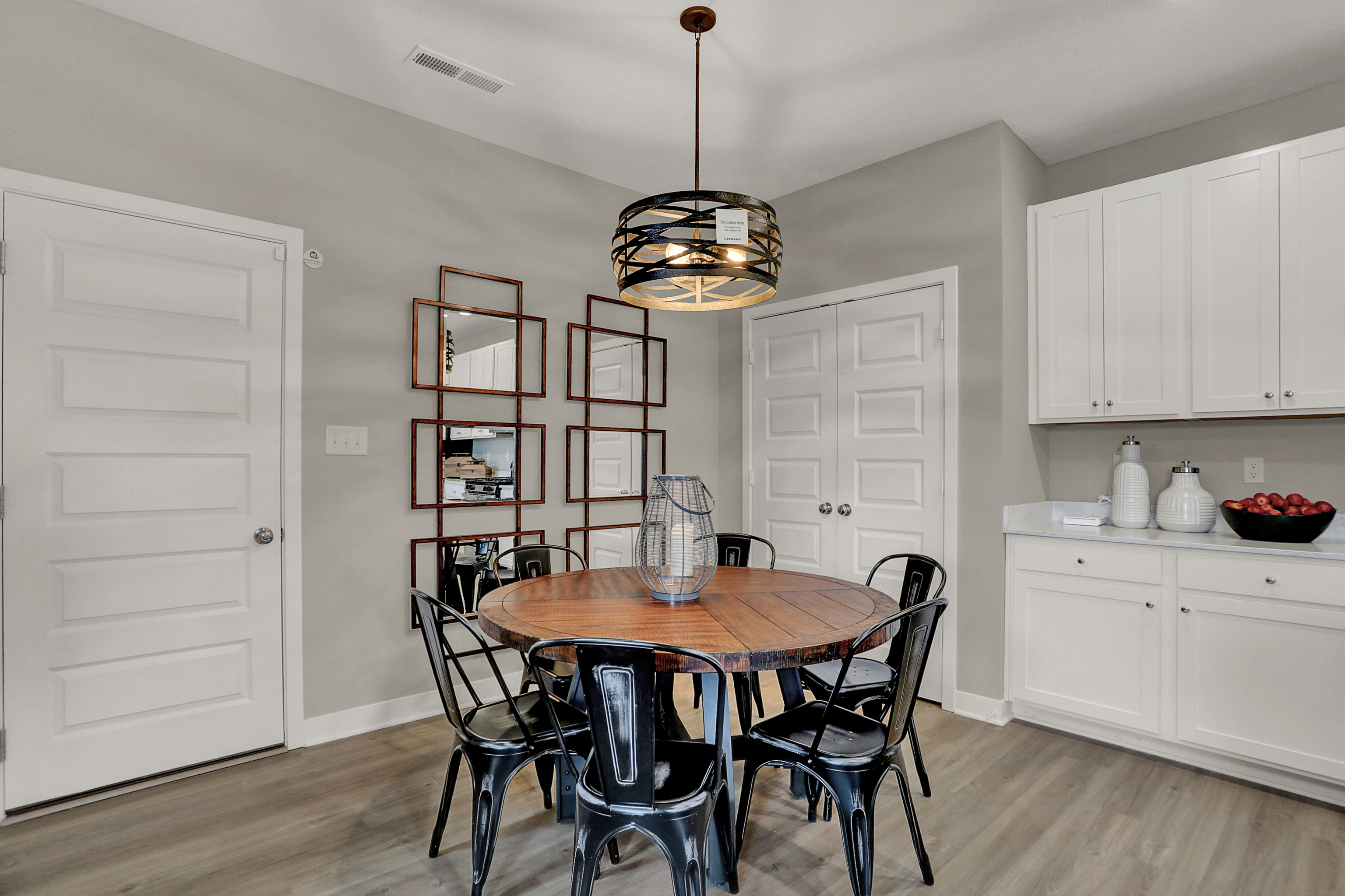 7290 Governor's Row North