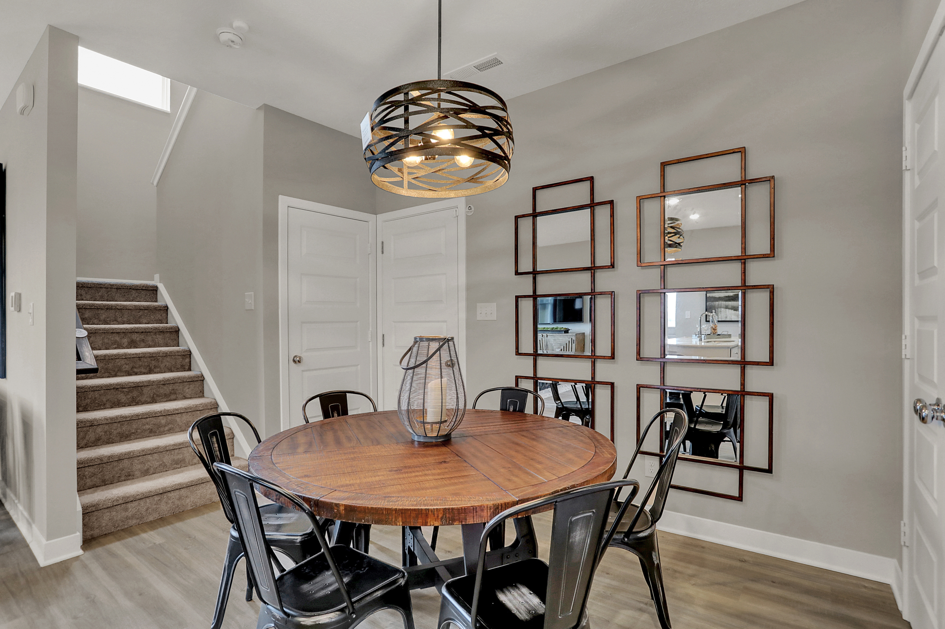 7290 Governor's Row North