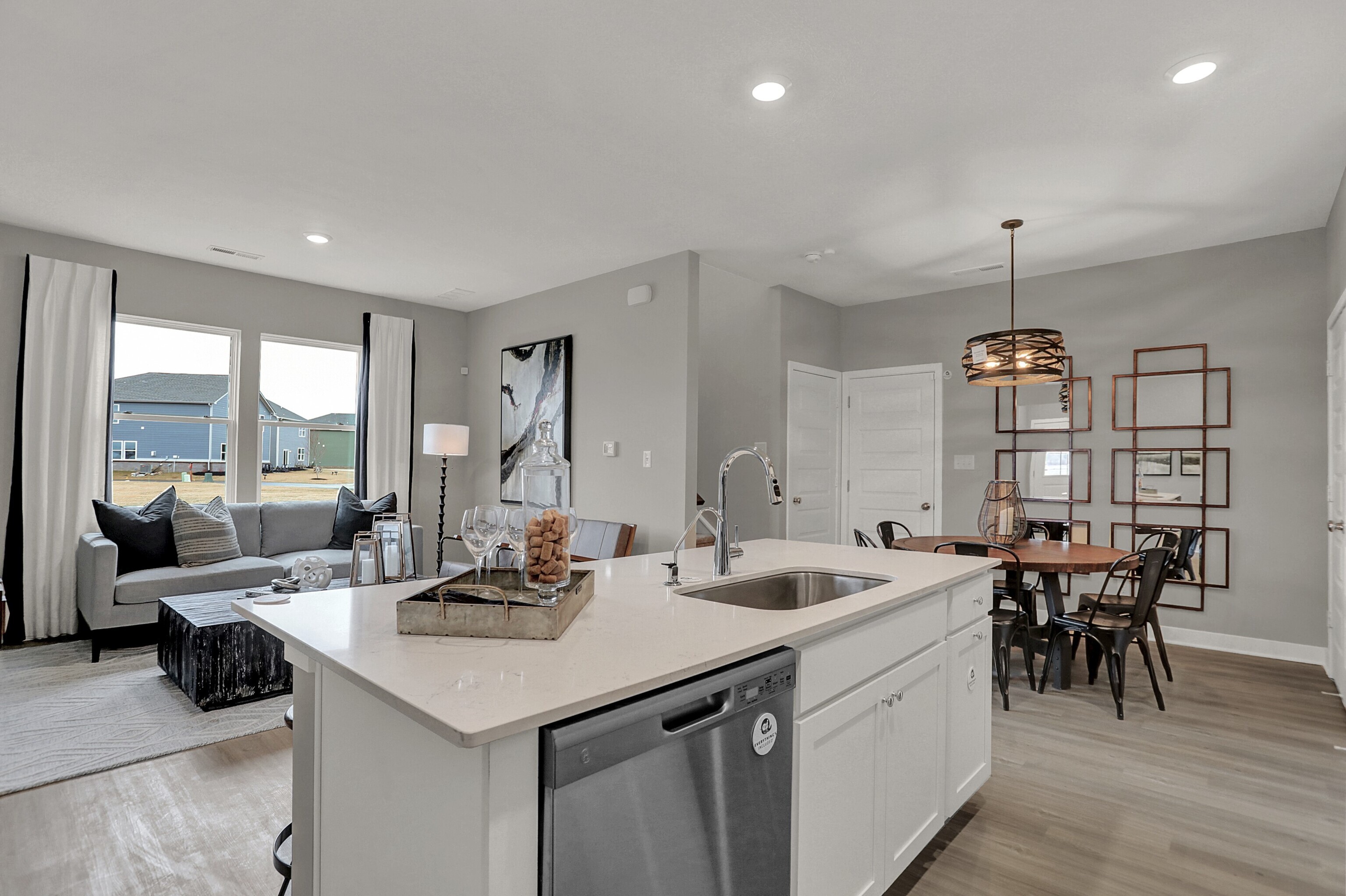 7290 Governor's Row North