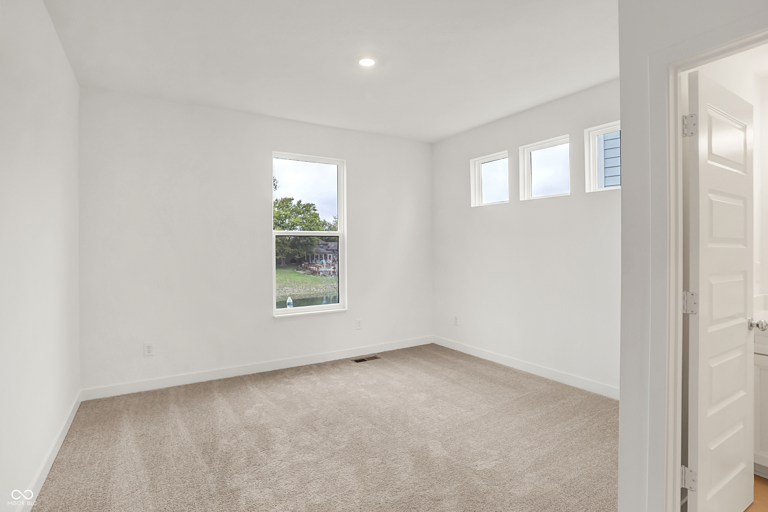 1400 Stonehaven Drive
