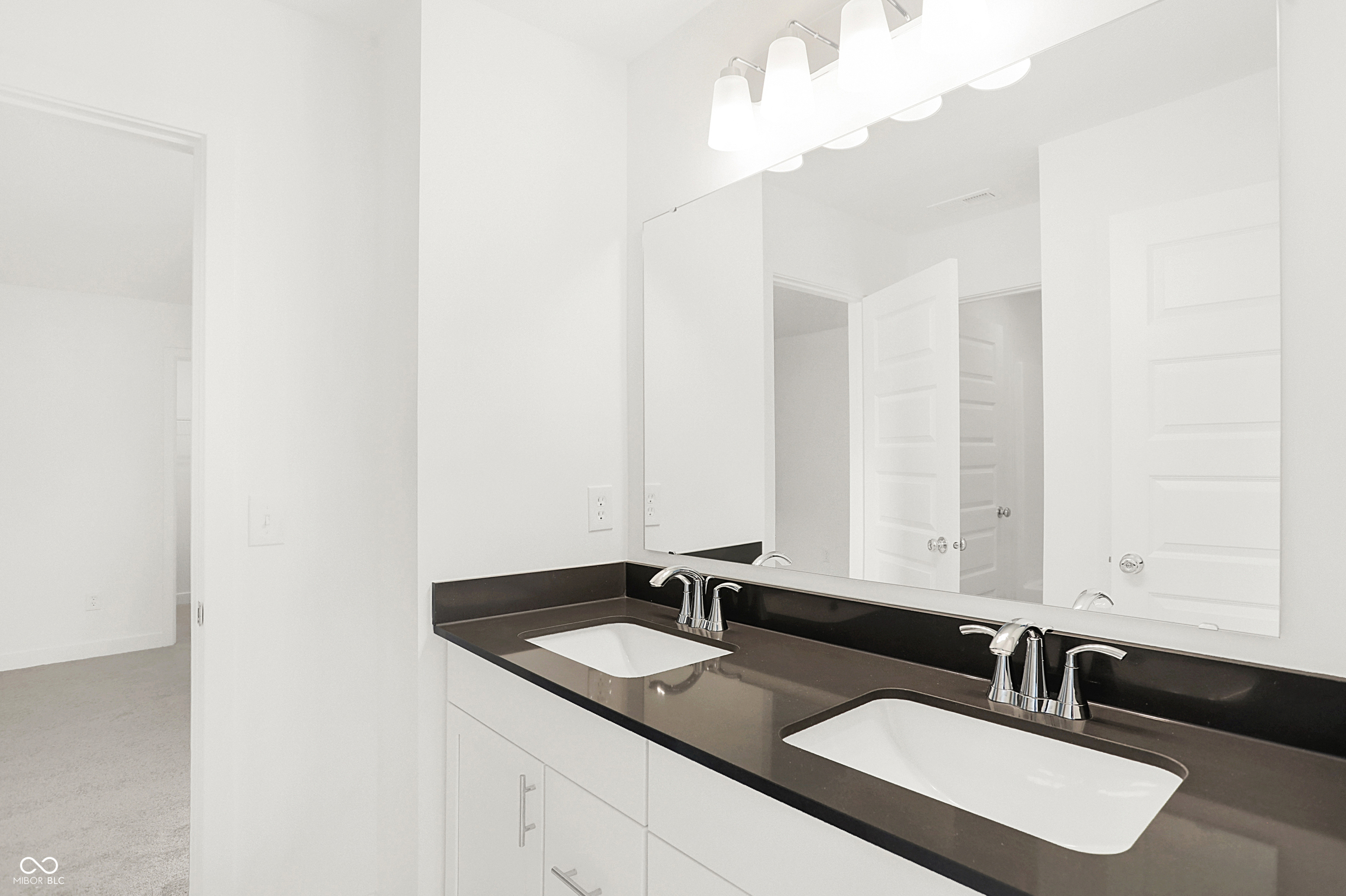 1430 Chatham Hills Boulevard