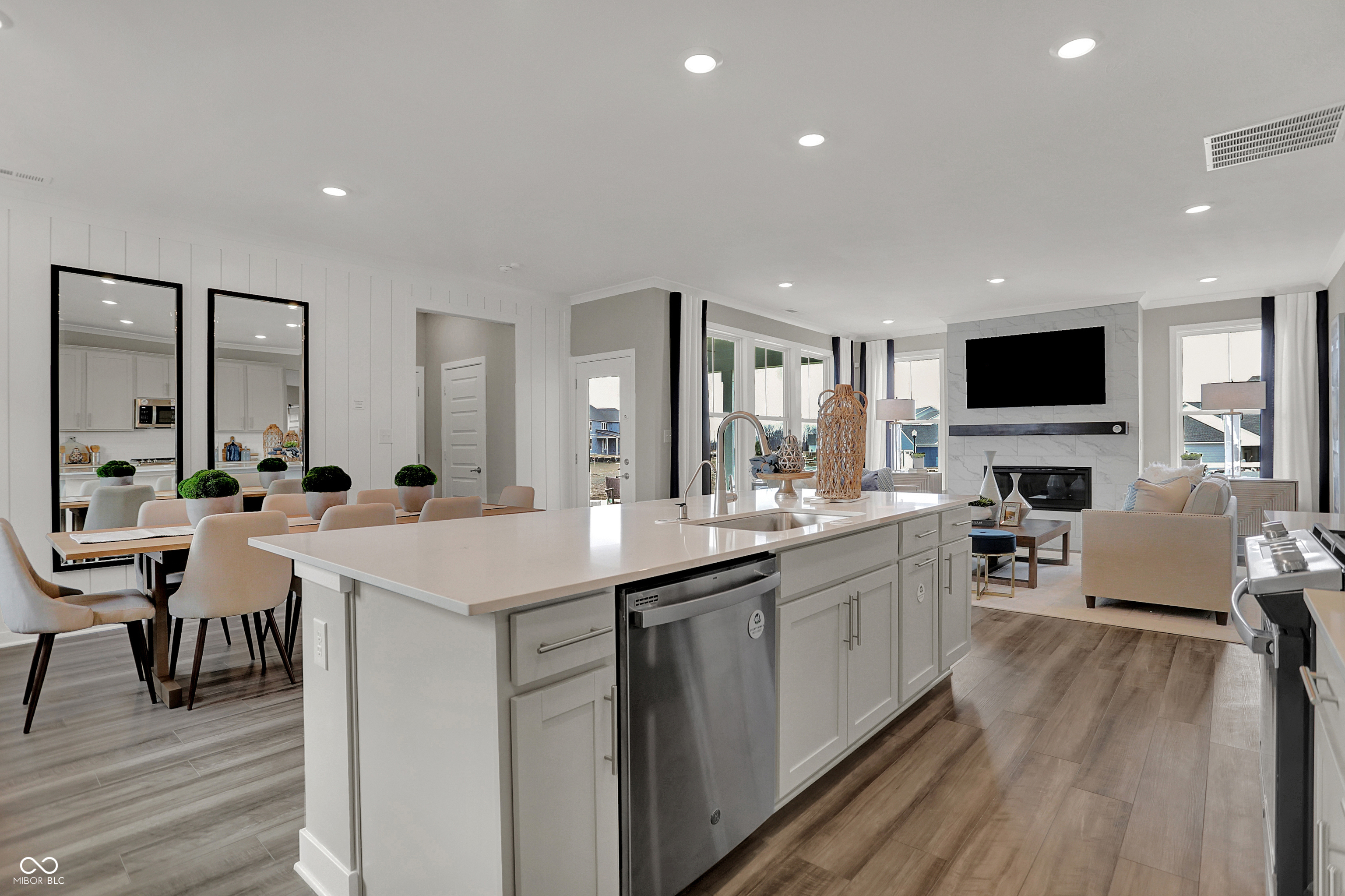 1421 Lake Haven Lane