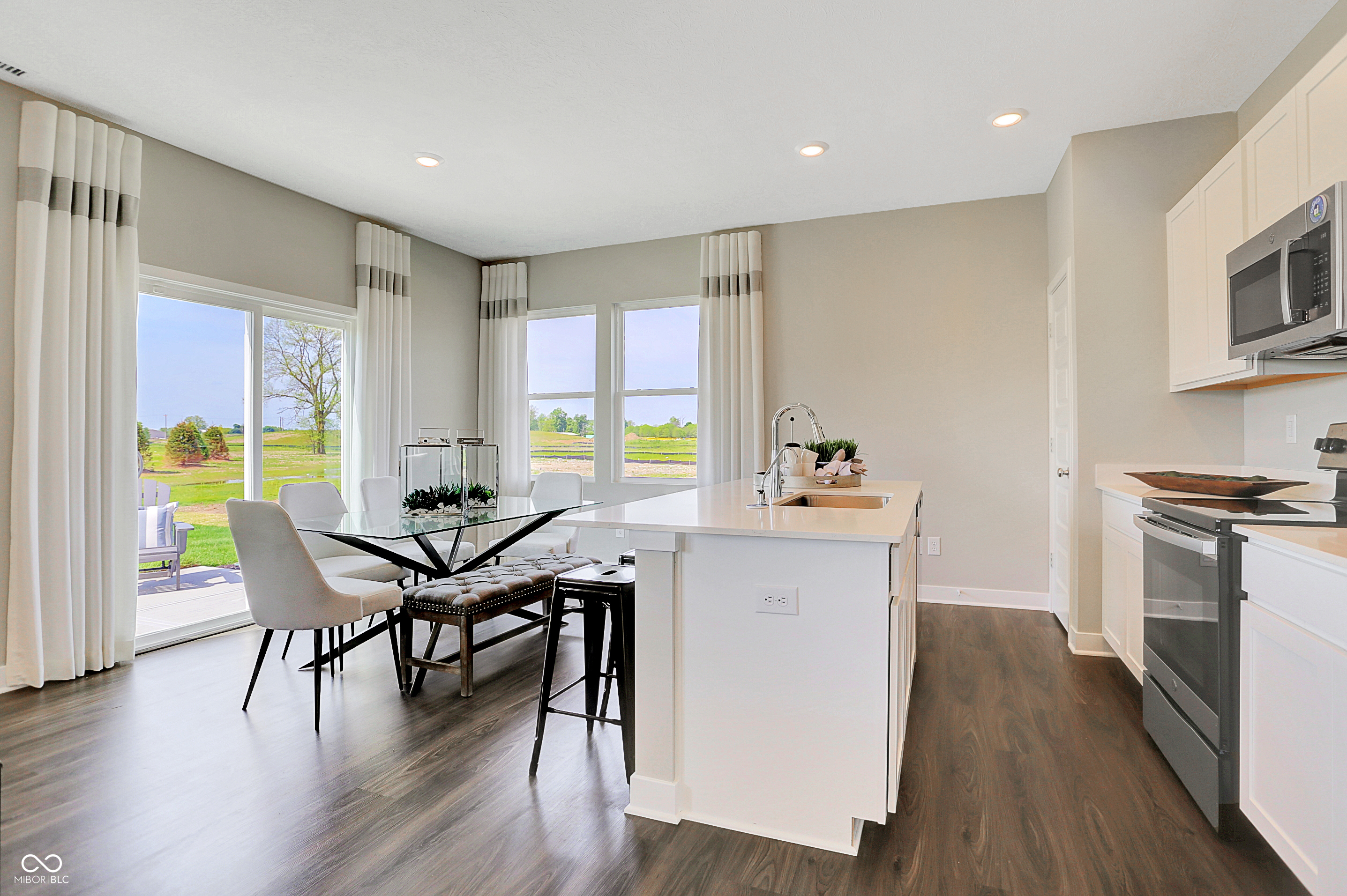3831 Sunset Ridge Drive
