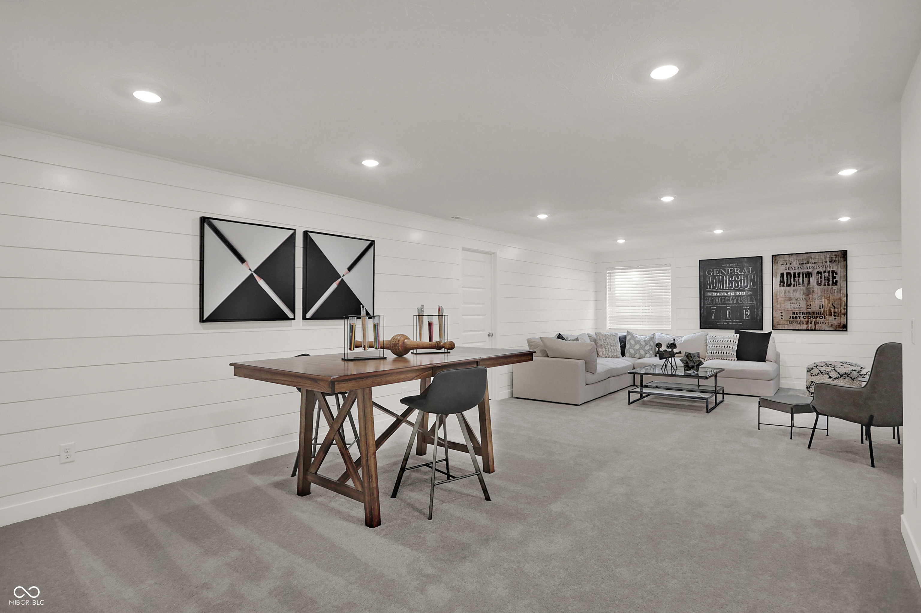 360 Middleton Circle