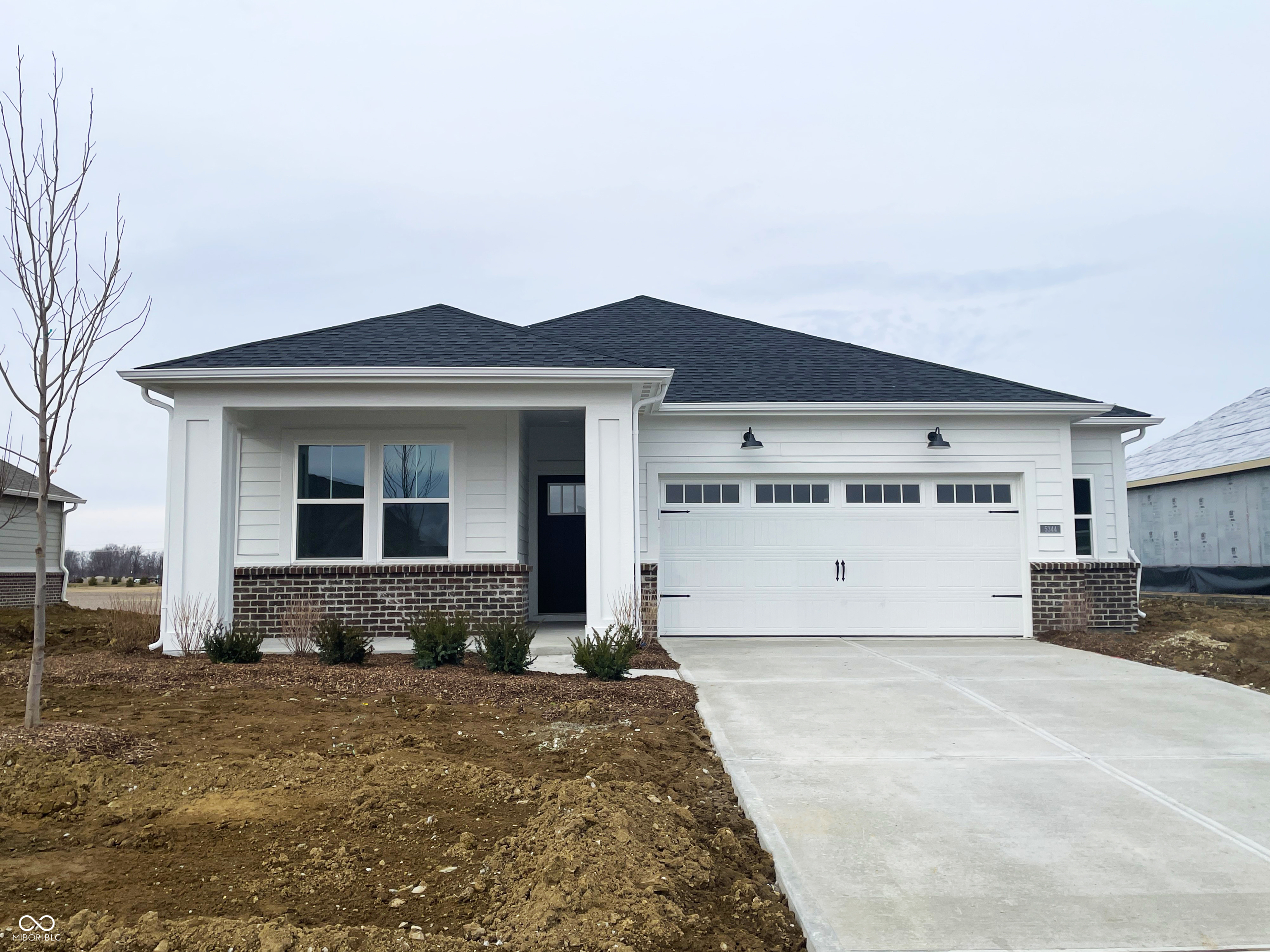 5344 W Glenview Drive