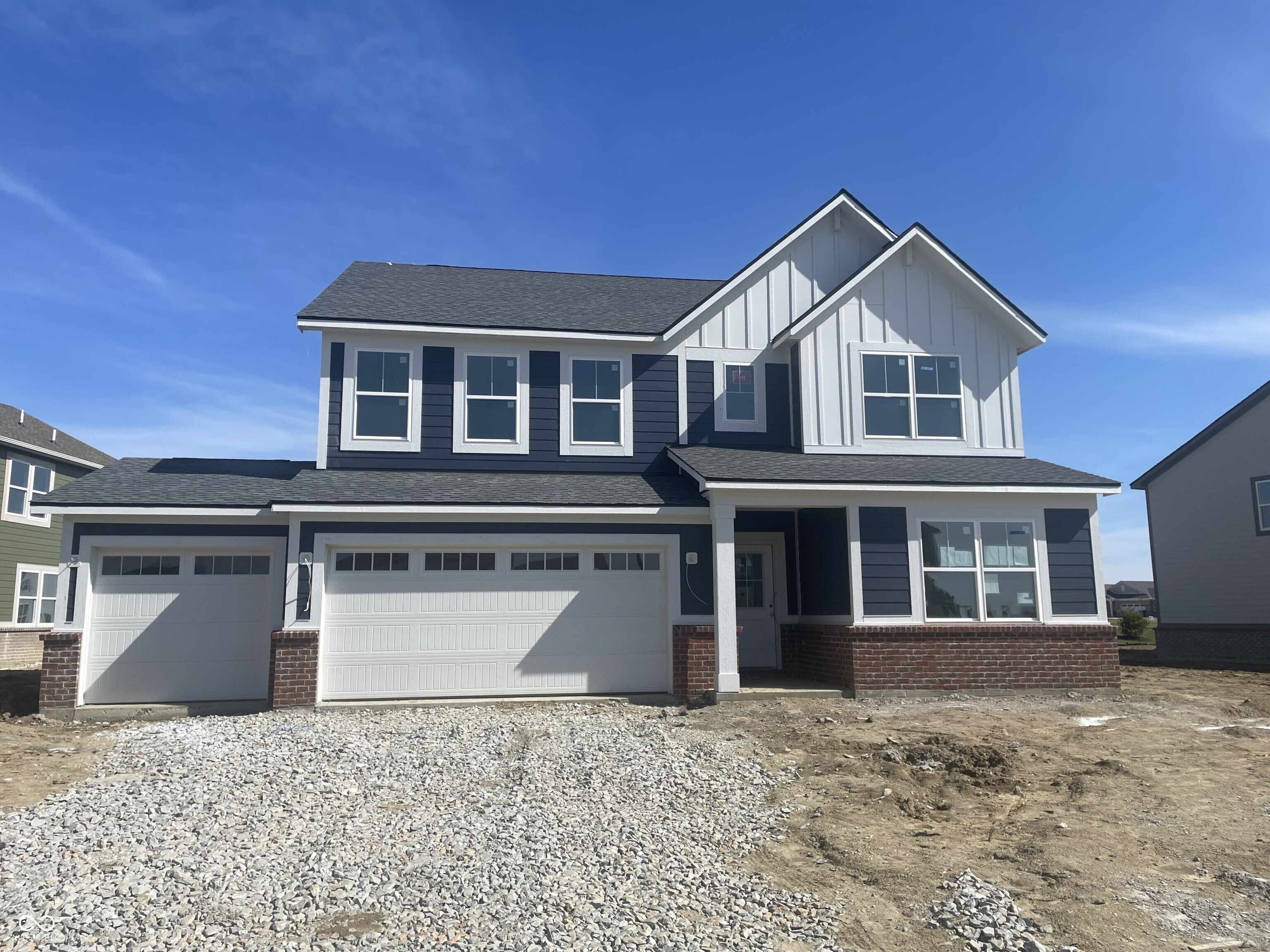 8915 Alexander Ridge