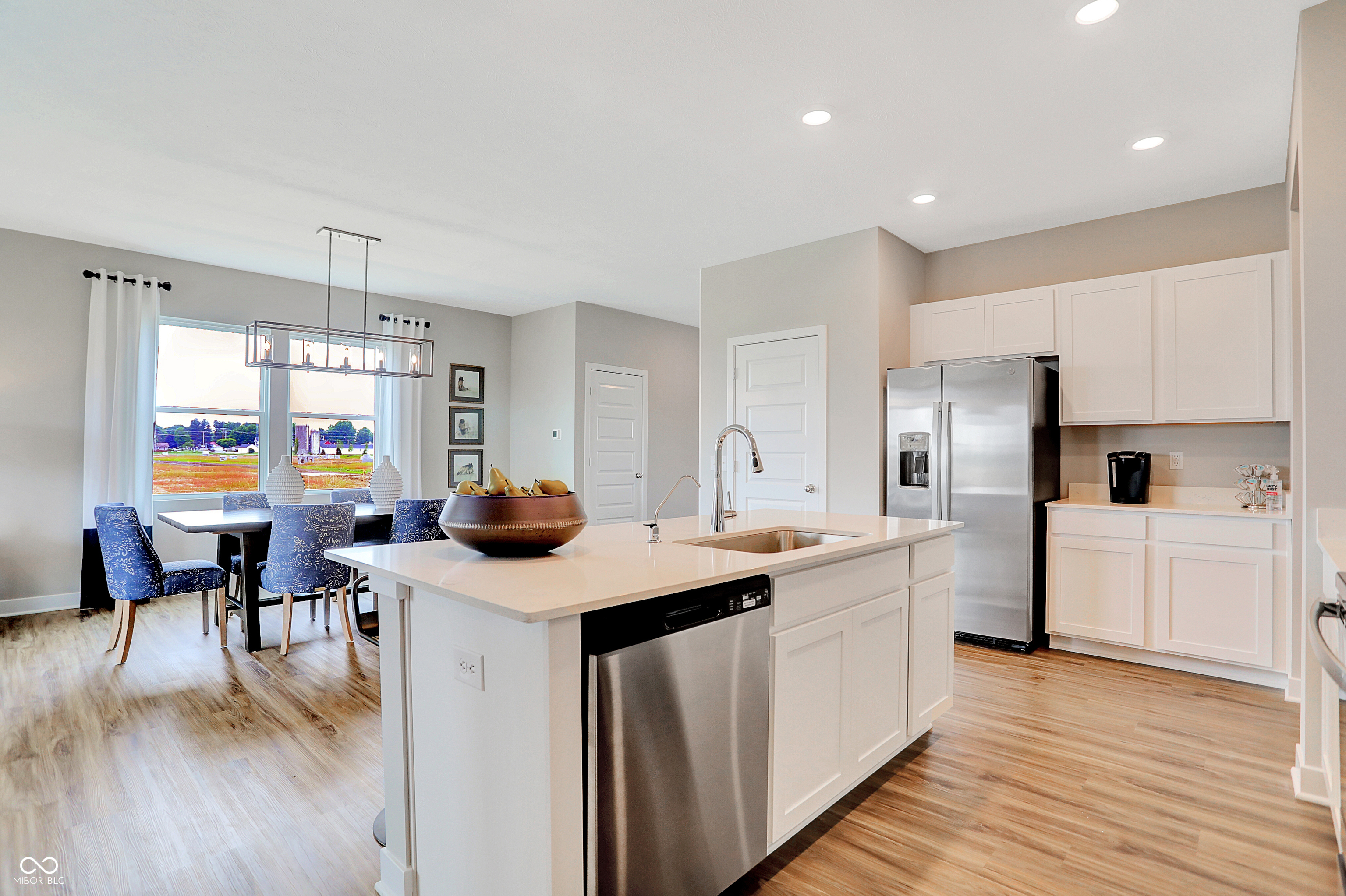 7512 Manor Lake Lane