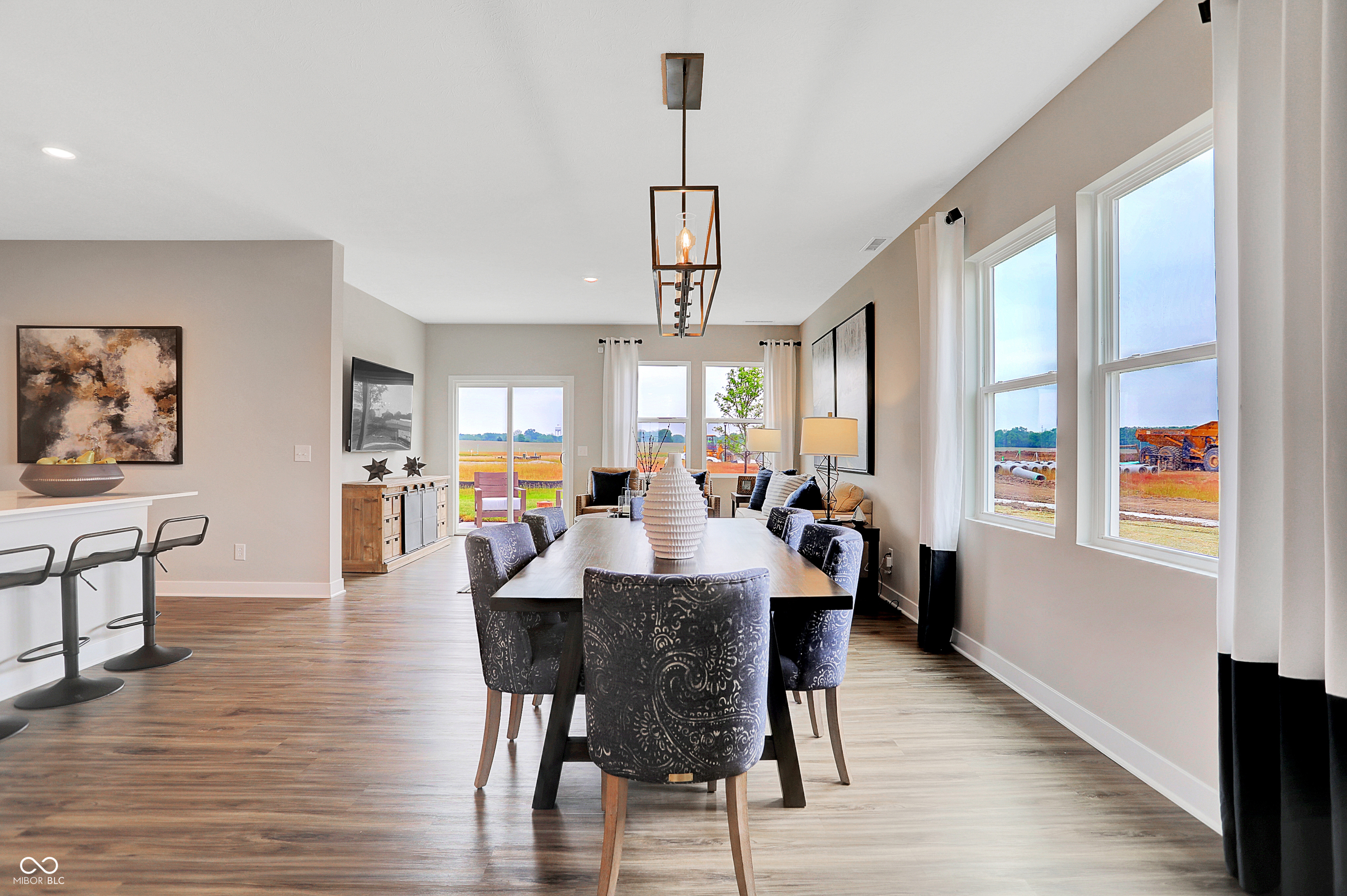 7512 Manor Lake Lane
