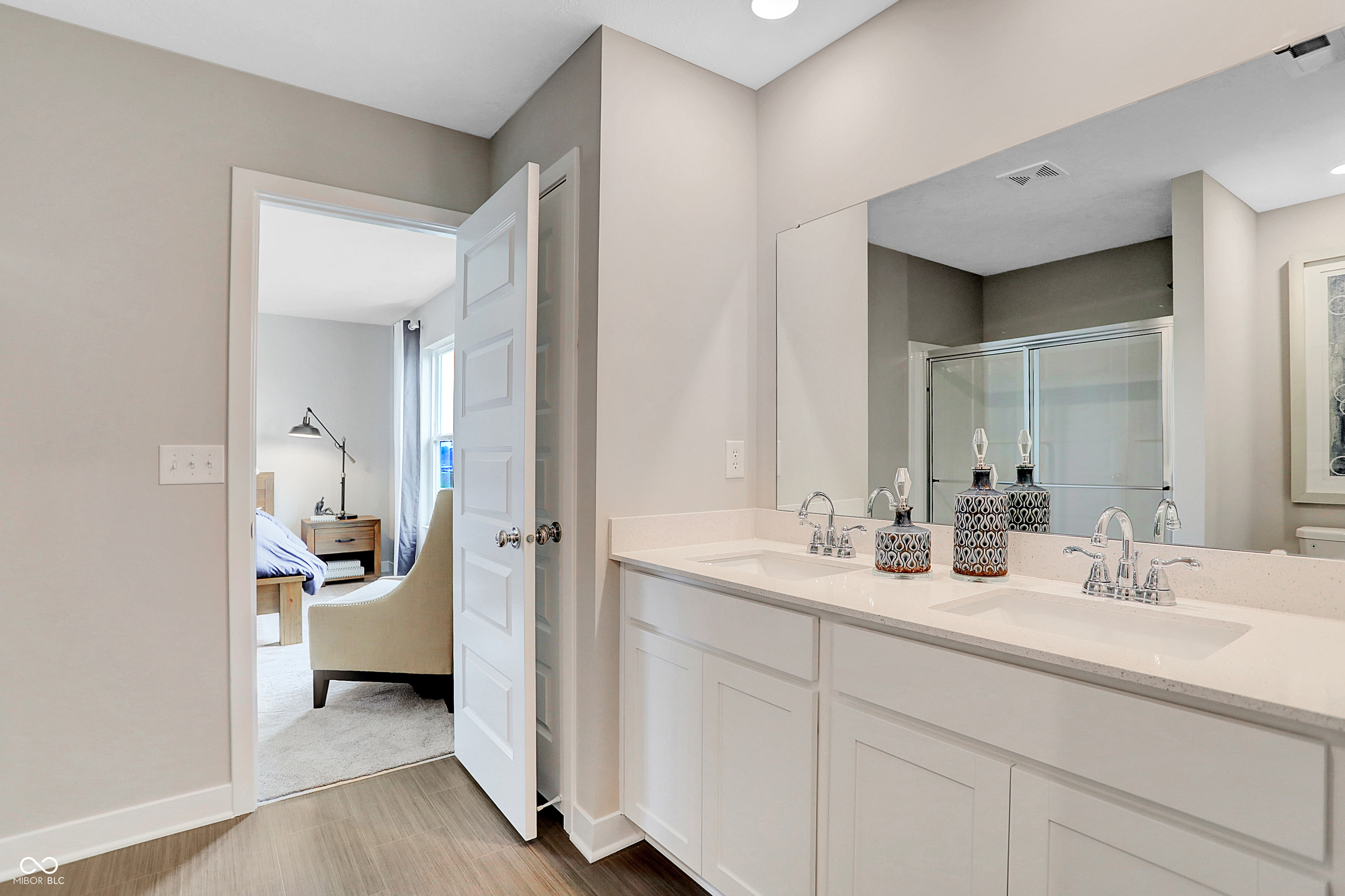 7512 Manor Lake Lane