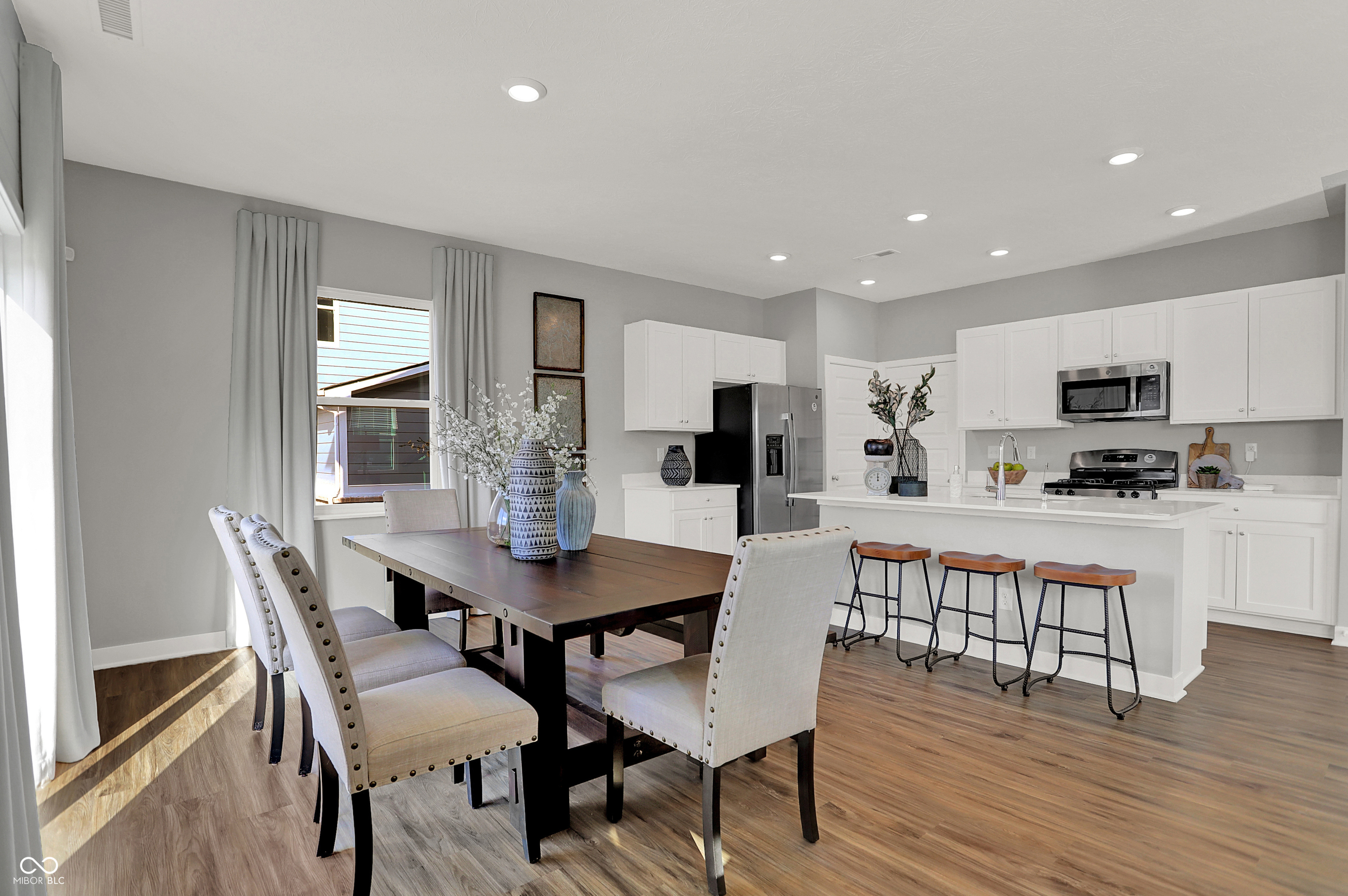 7460 Manor Lake Lane