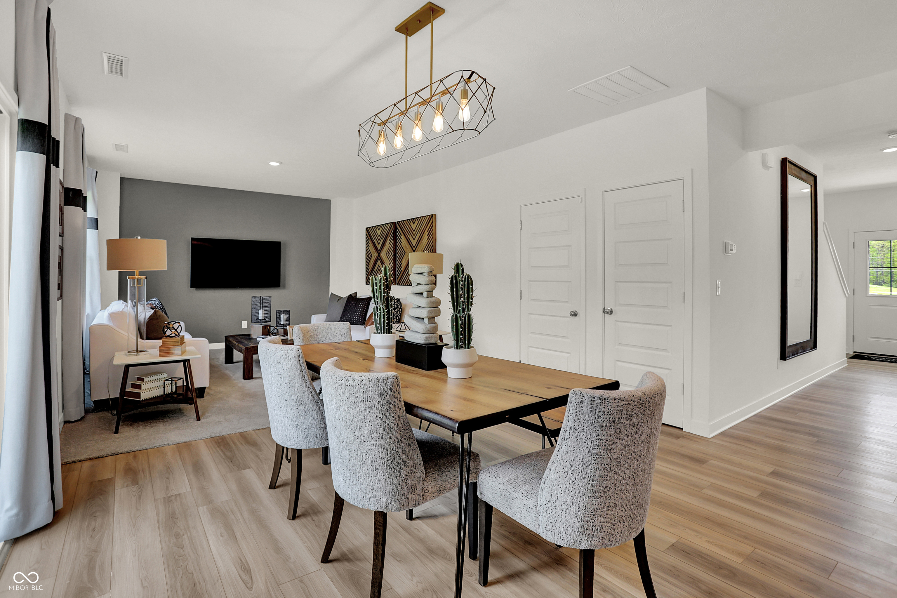 7511 Manor Lake Lane