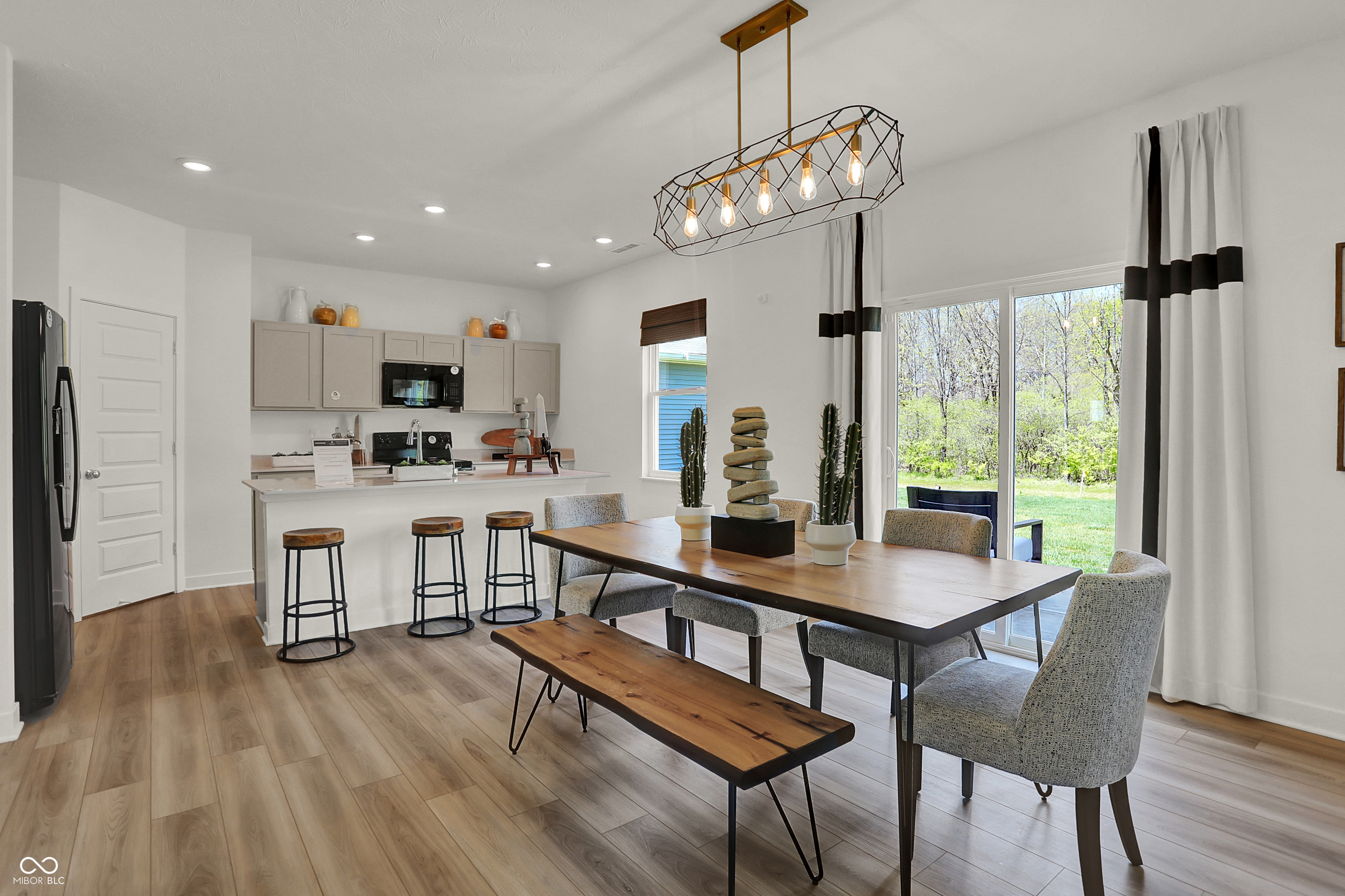 7511 Manor Lake Lane