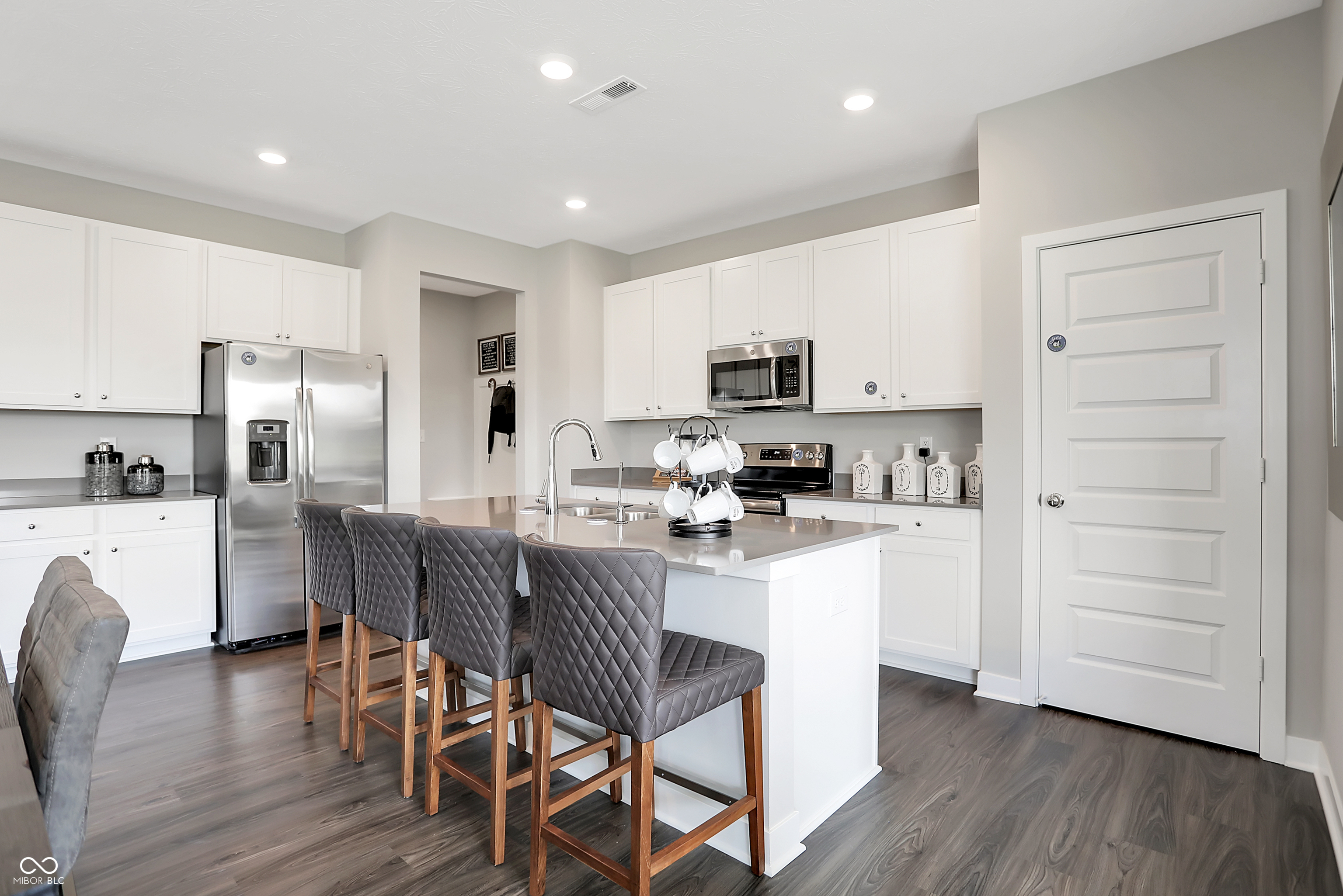 8856 Alexander Ridge Drive