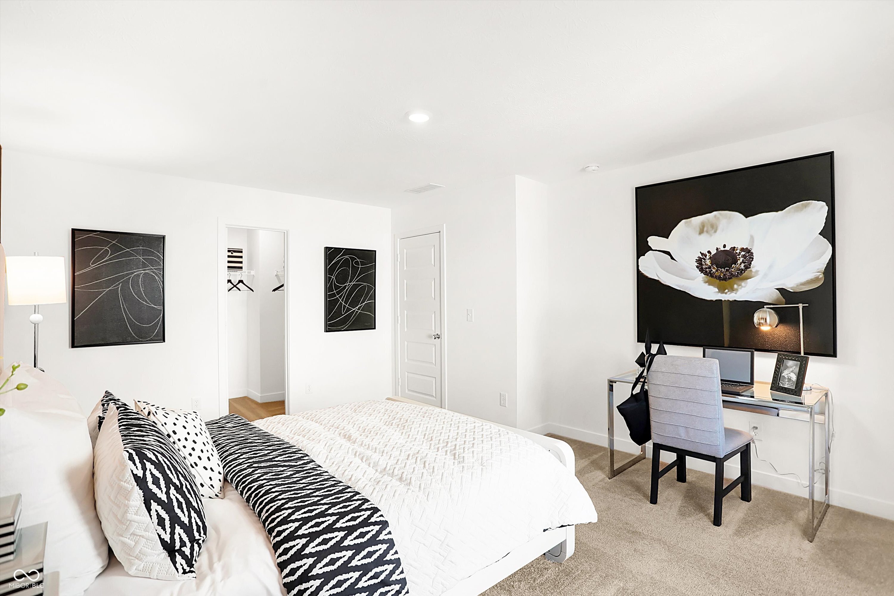 9091 Drakeswood Avenue