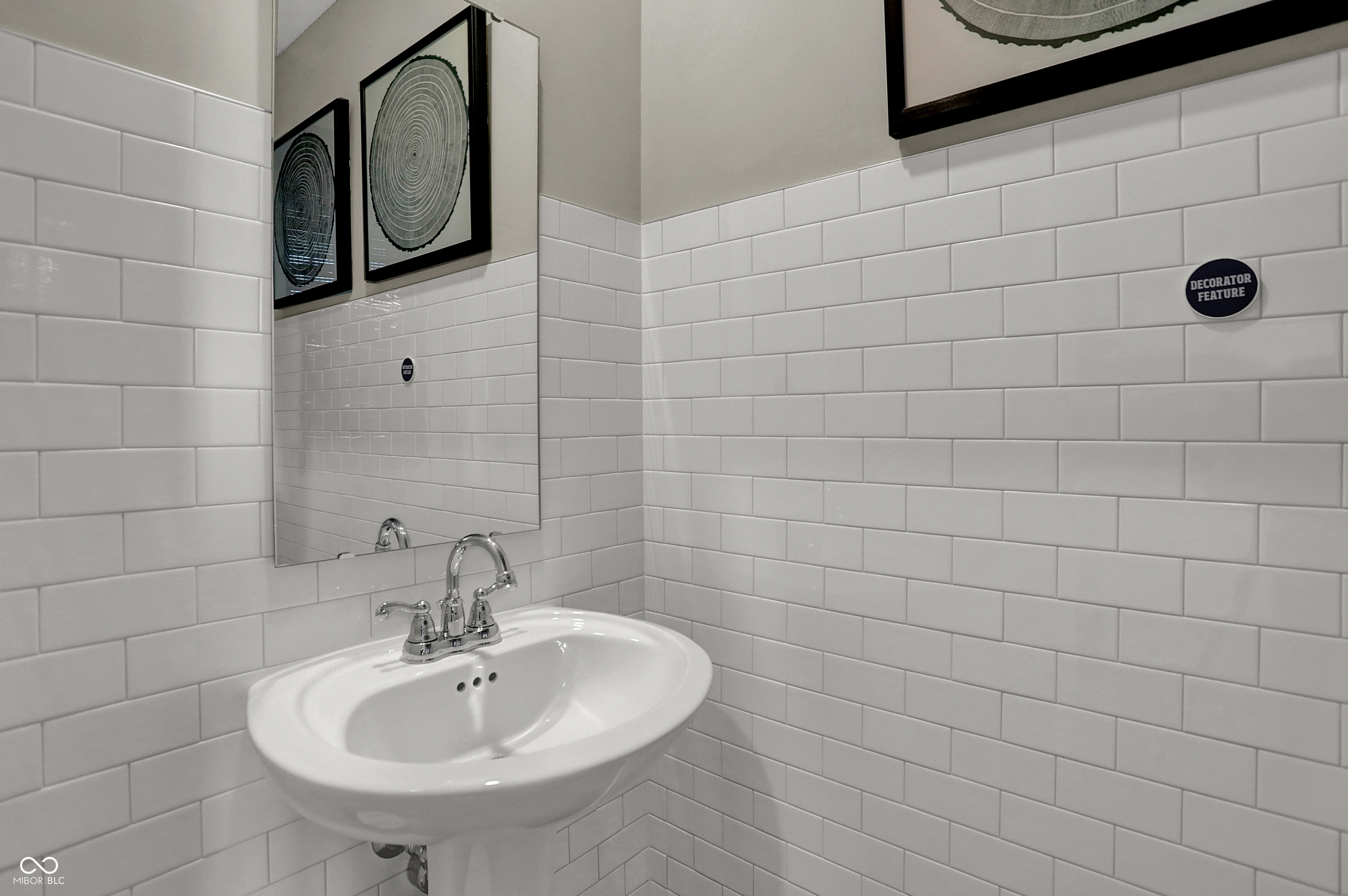 19812 Moorpark Landing