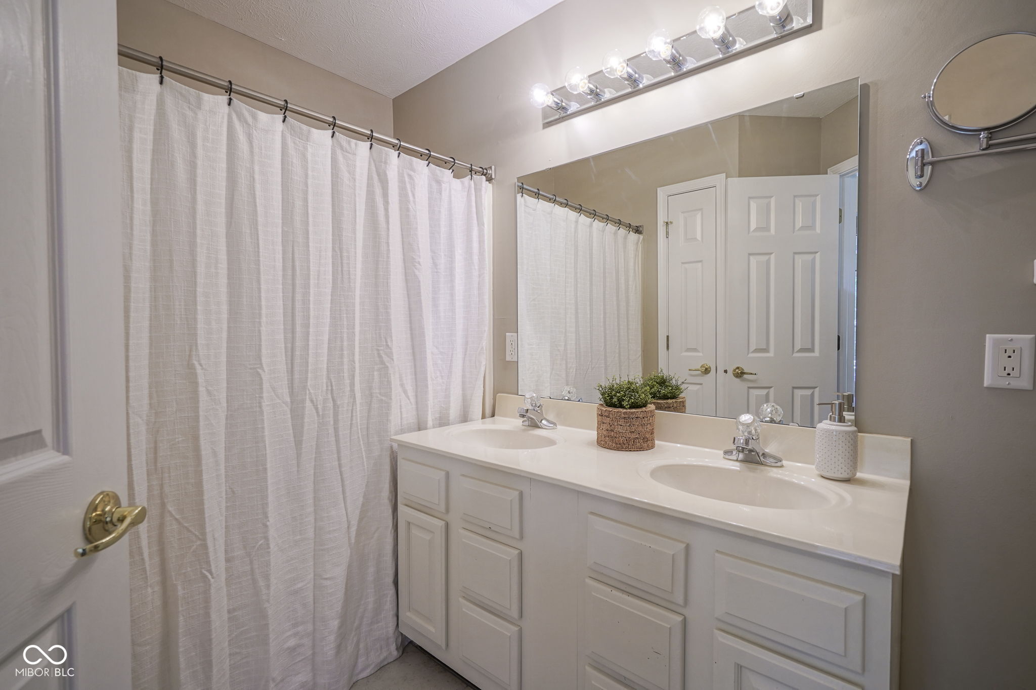 17635 Willow Creek Way