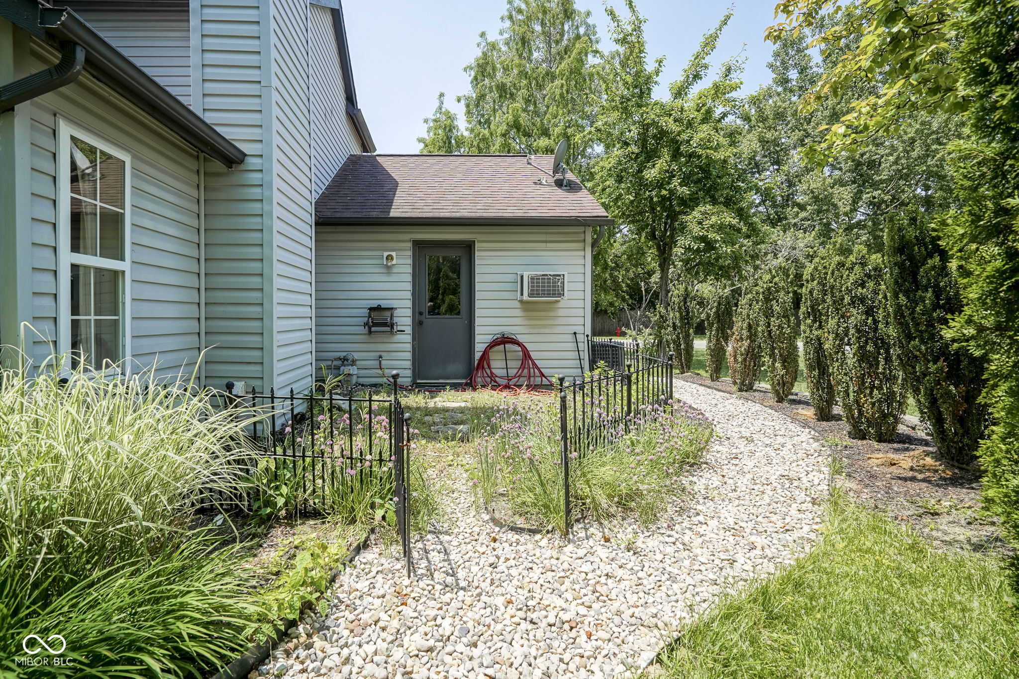 17635 Willow Creek Way