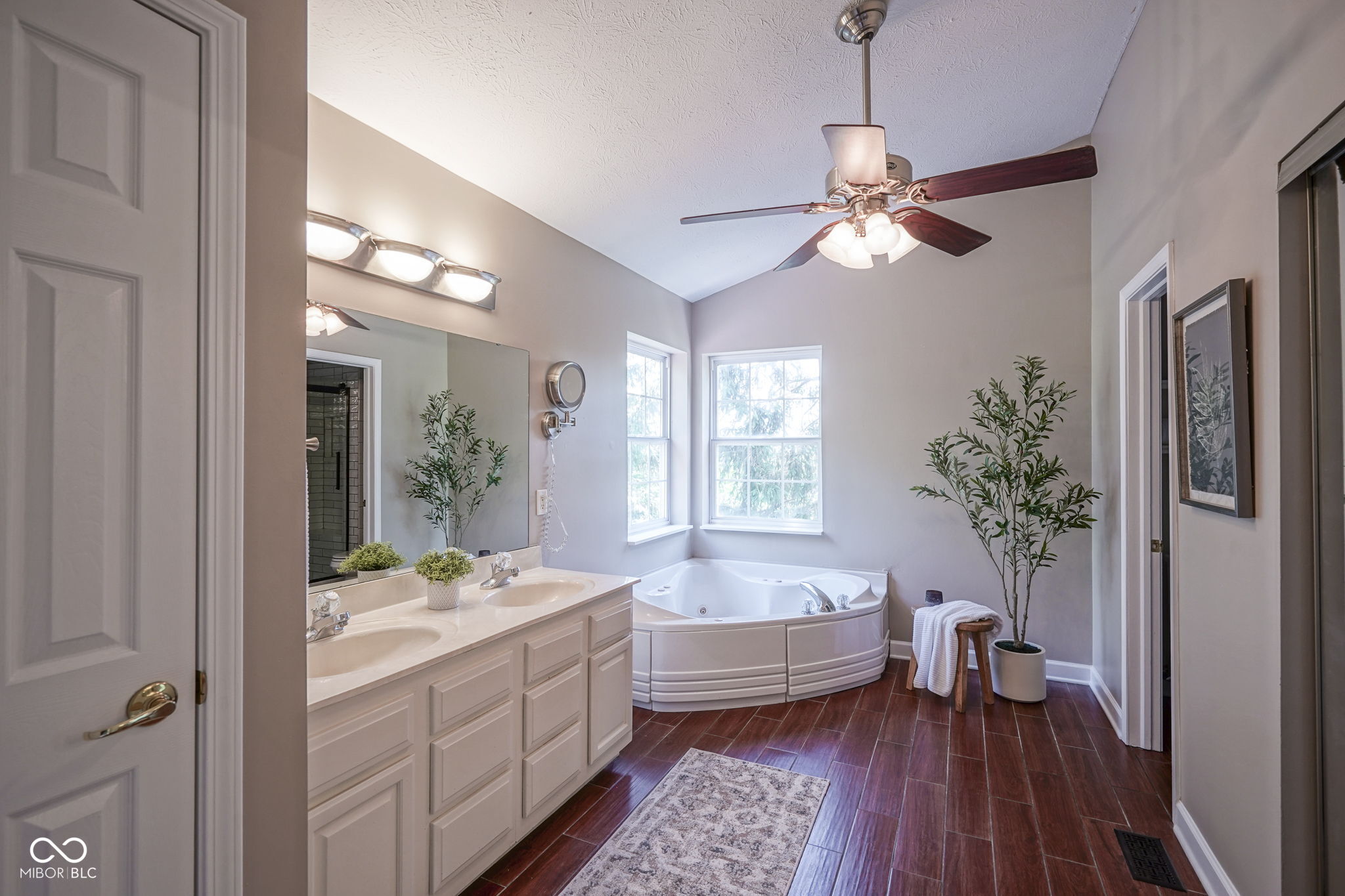 17635 Willow Creek Way