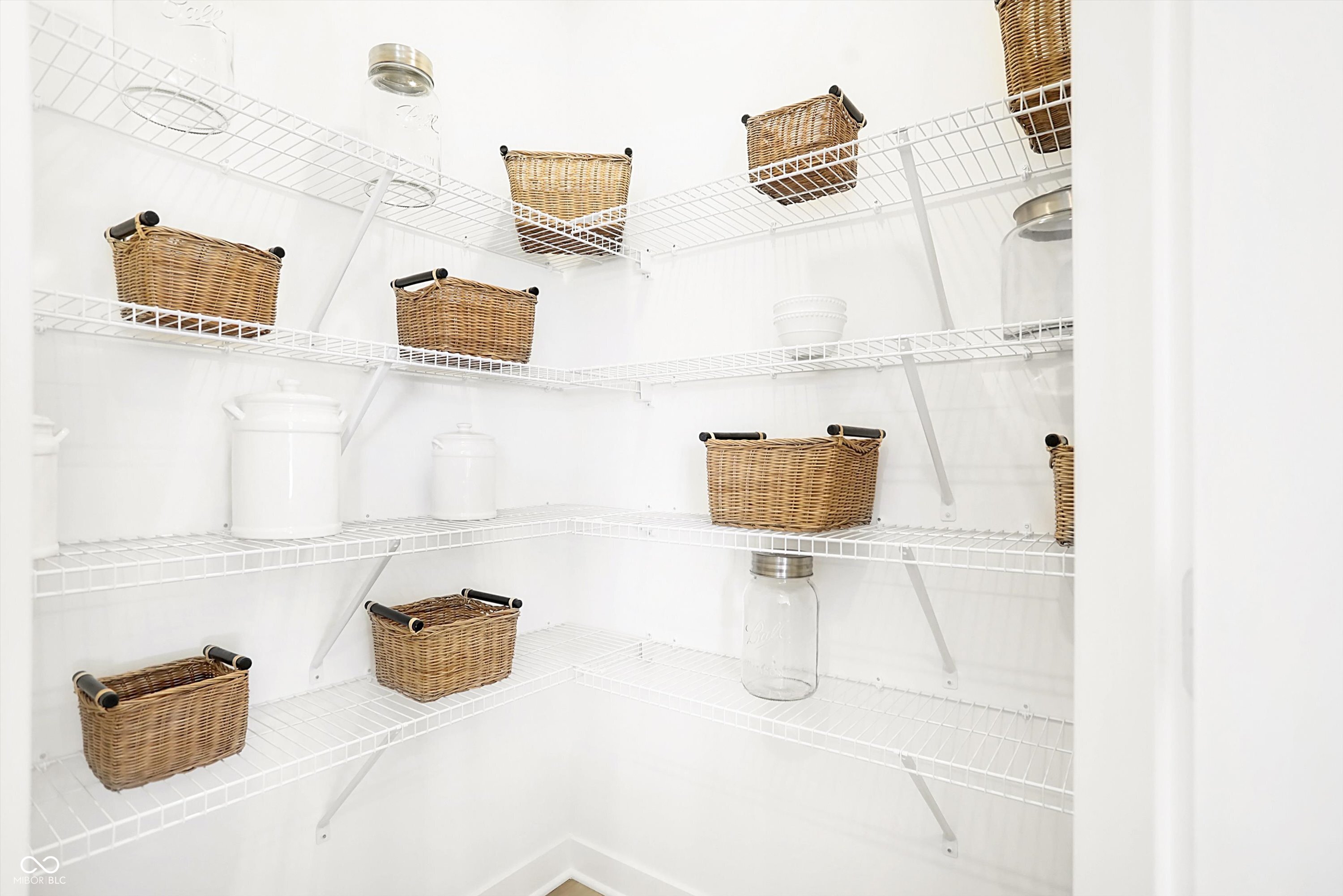 2946 Woods Edge Drive