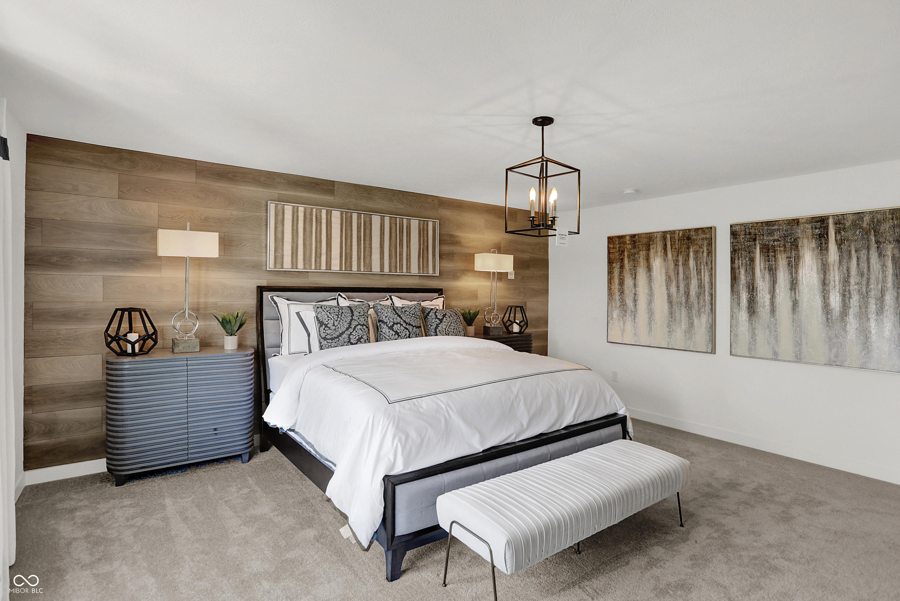 19801 Moorpark Landing