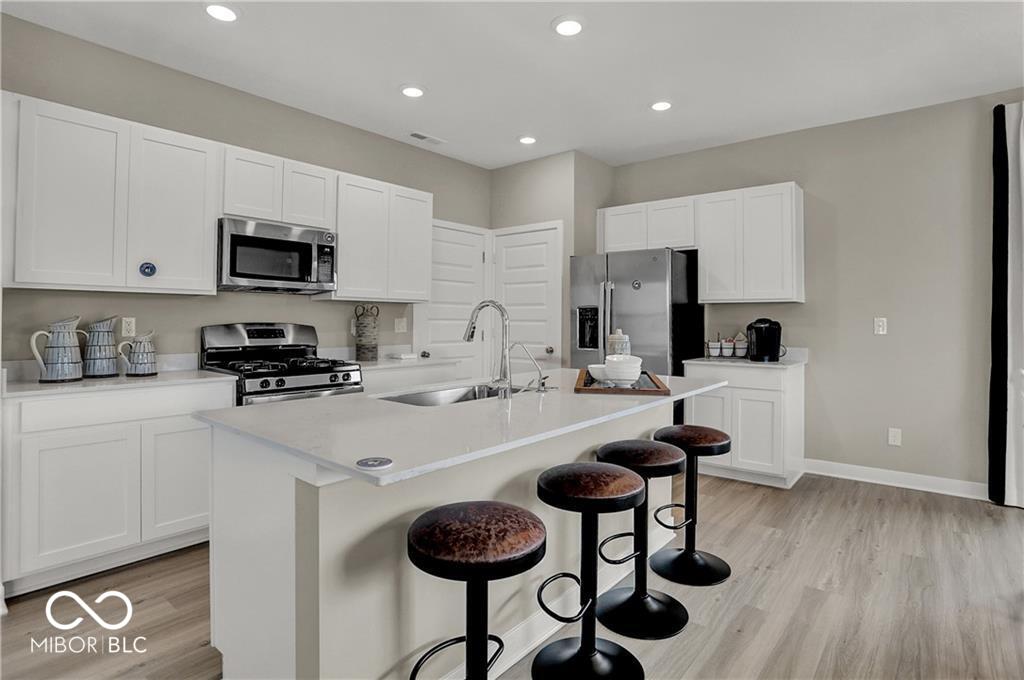 19791 Moorpark Landing