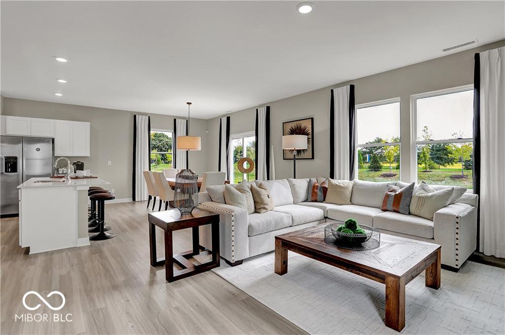 19791 Moorpark Landing